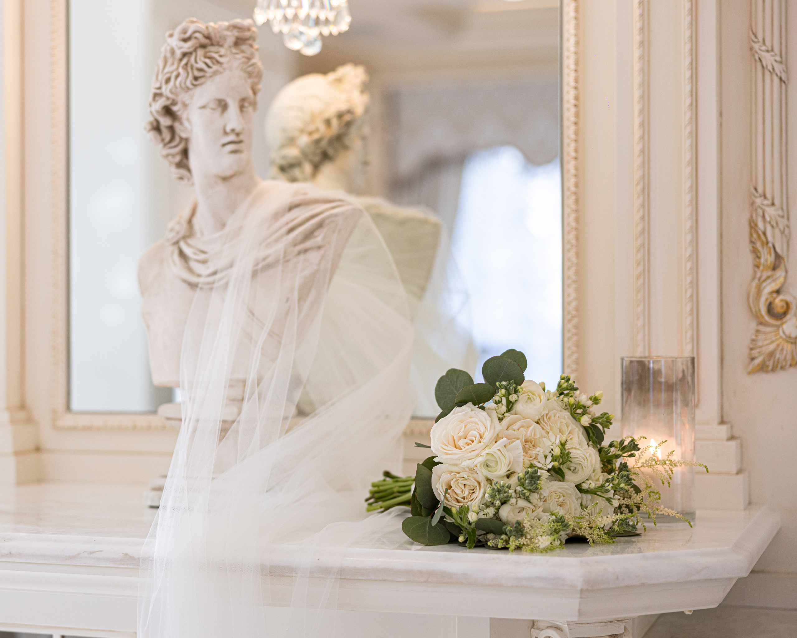 Ester & Conner. Wedding and Event photography, Kisses + Veil