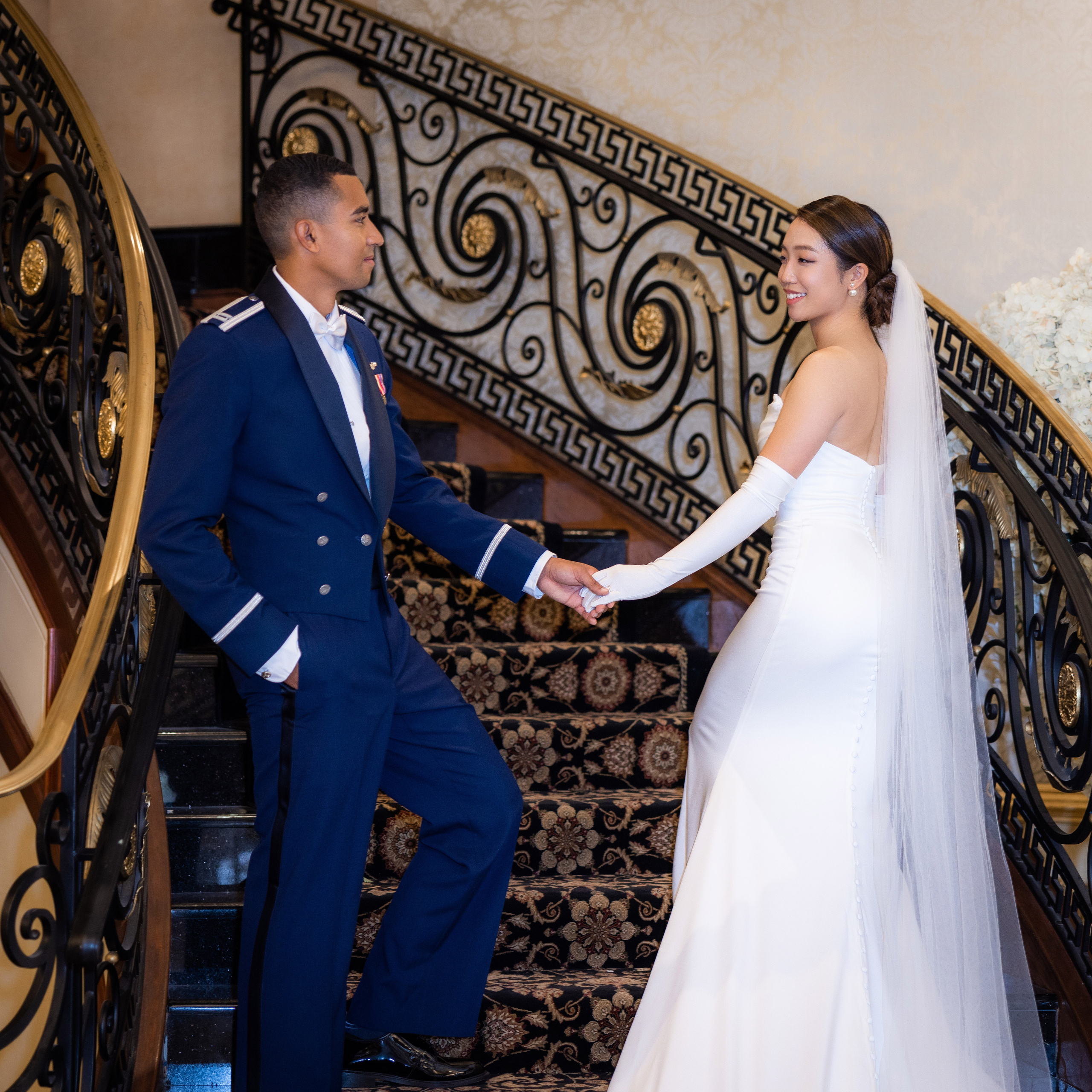 Ester & Conner. Wedding and Event photography, Kisses + Veil