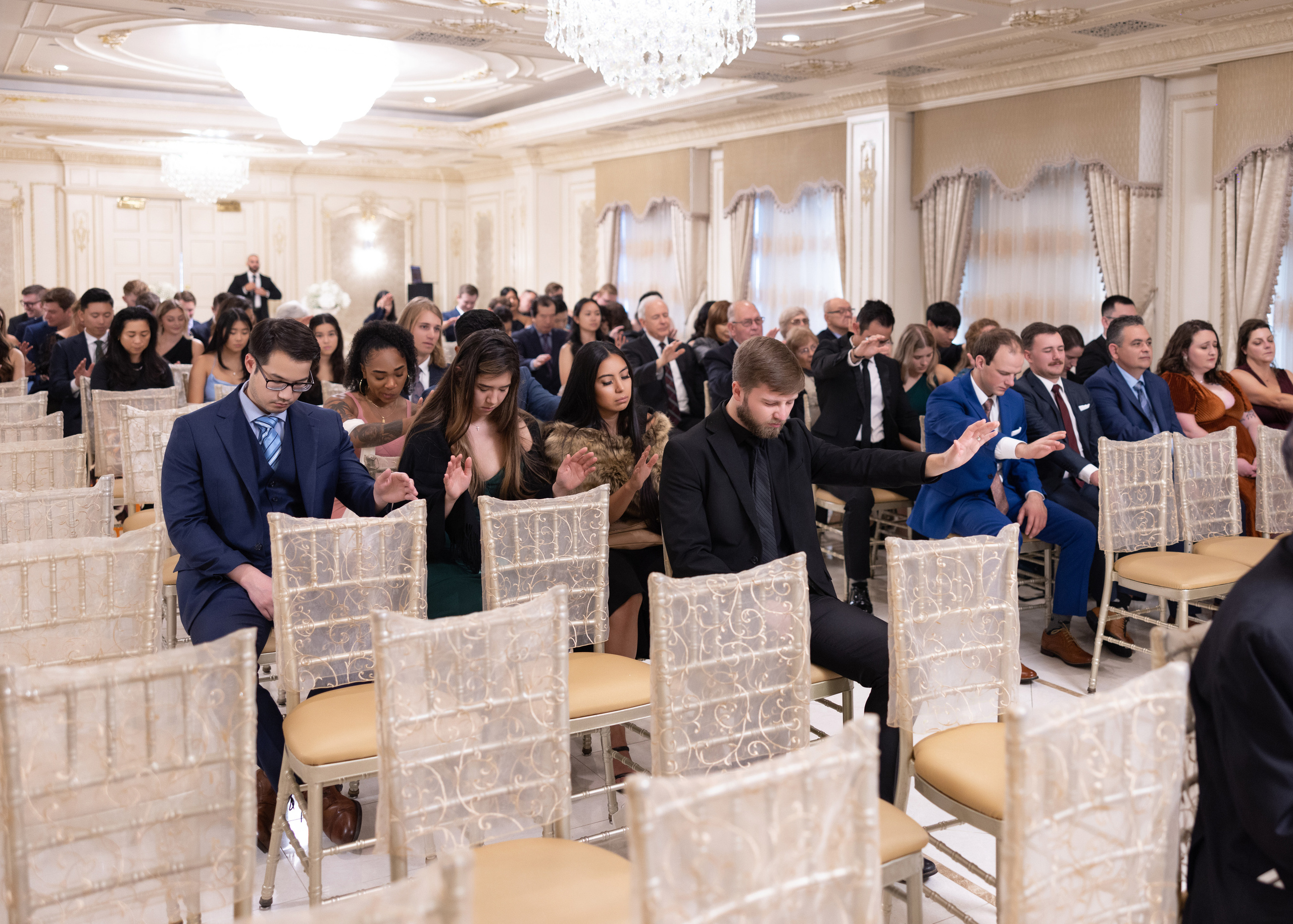 Ester & Conner. Wedding and Event photography, Kisses + Veil