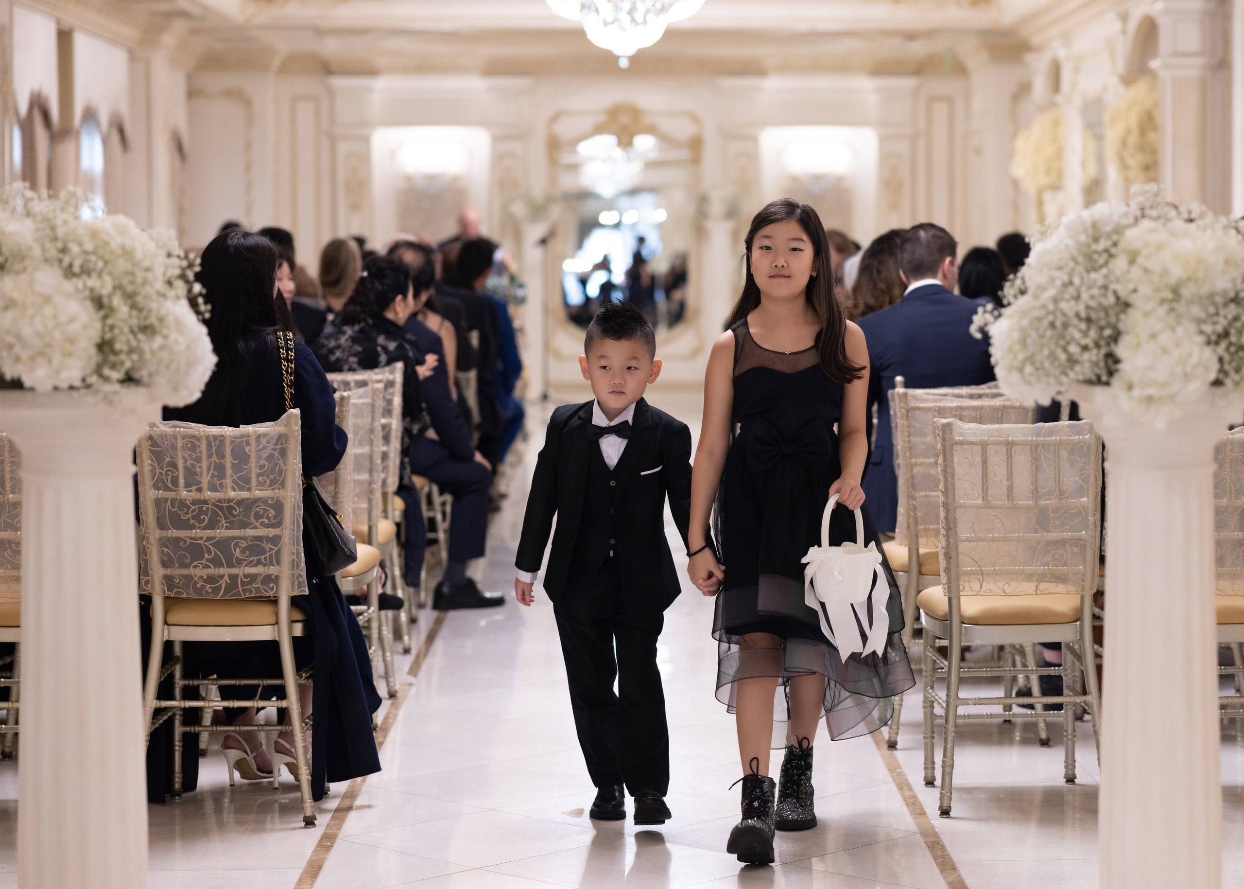 Ester & Conner. Wedding and Event photography, Kisses + Veil