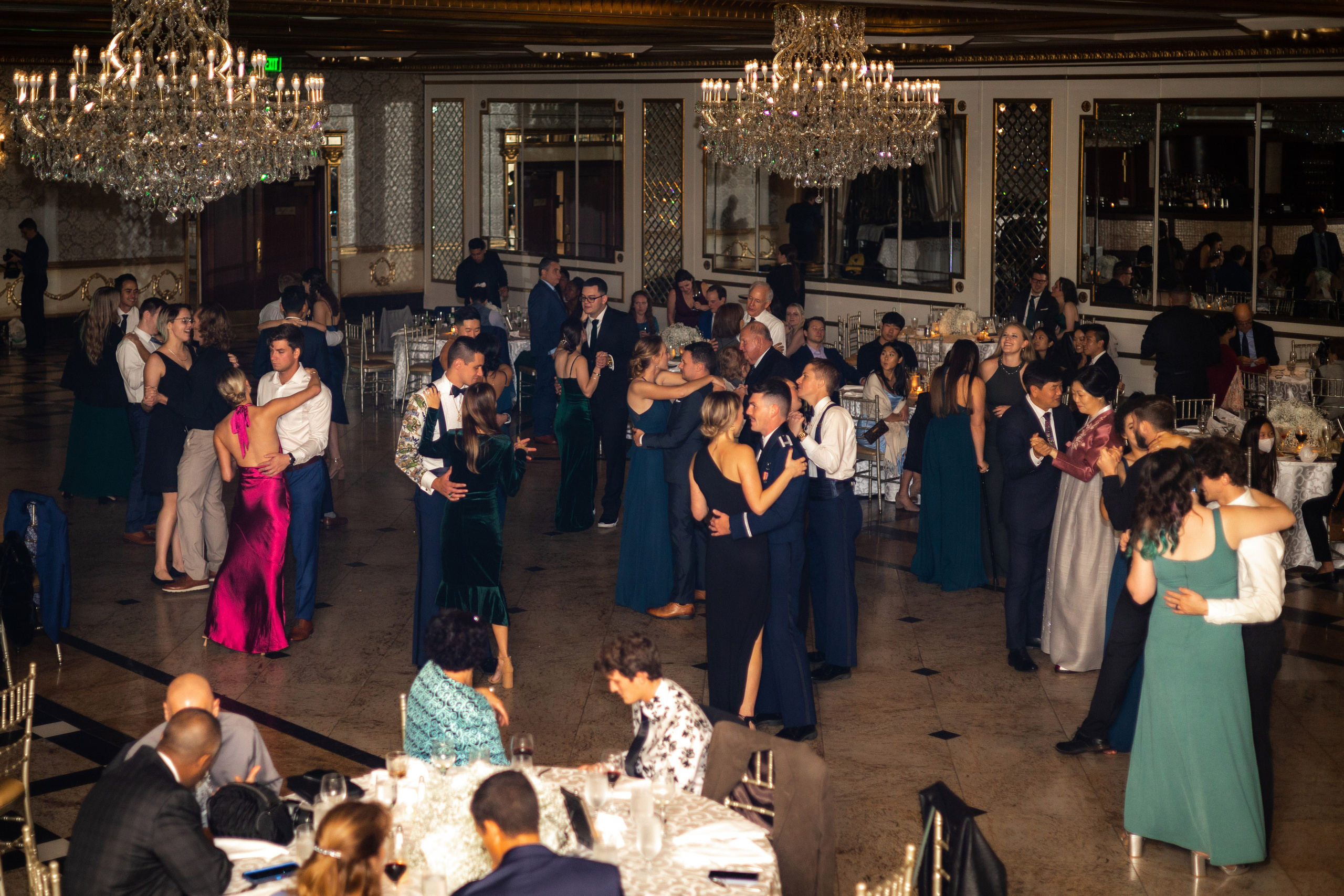 Ester & Conner. Wedding and Event photography, Kisses + Veil