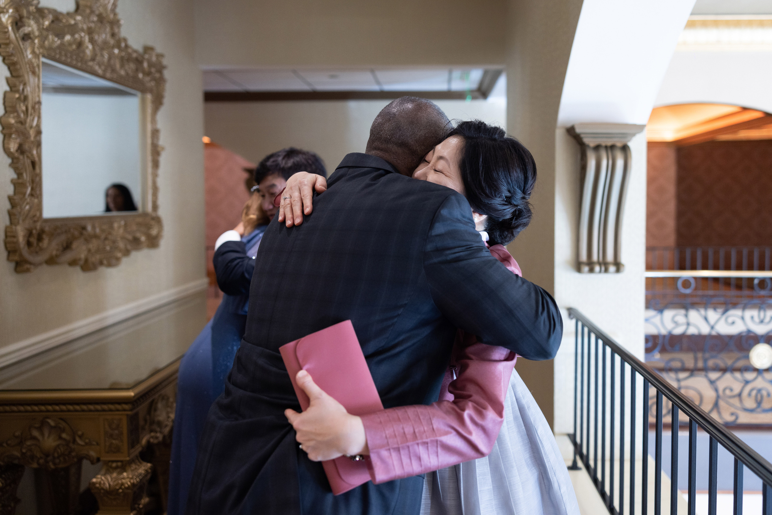 Ester & Conner. Wedding and Event photography, Kisses + Veil