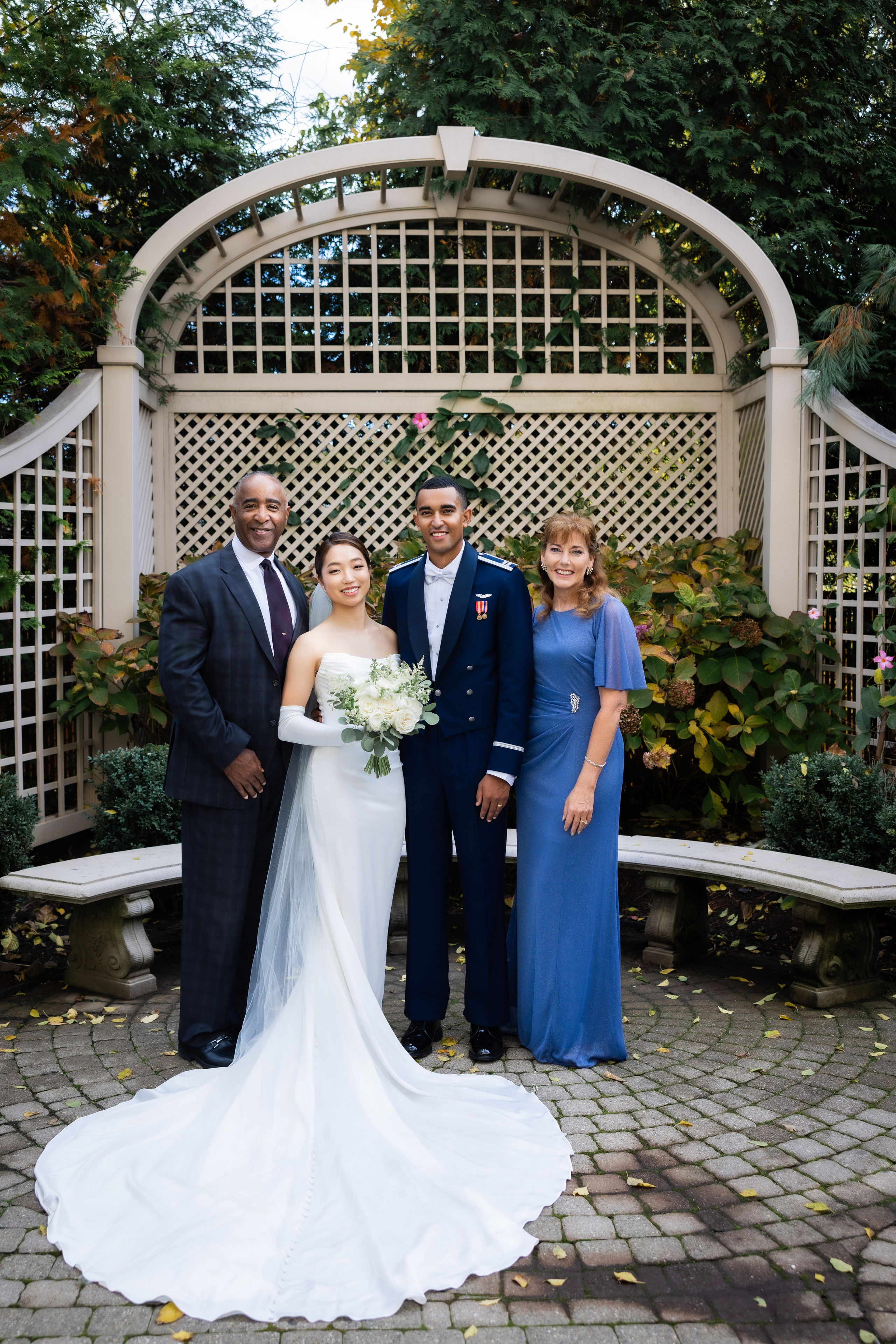 Ester & Conner. Wedding and Event photography, Kisses + Veil