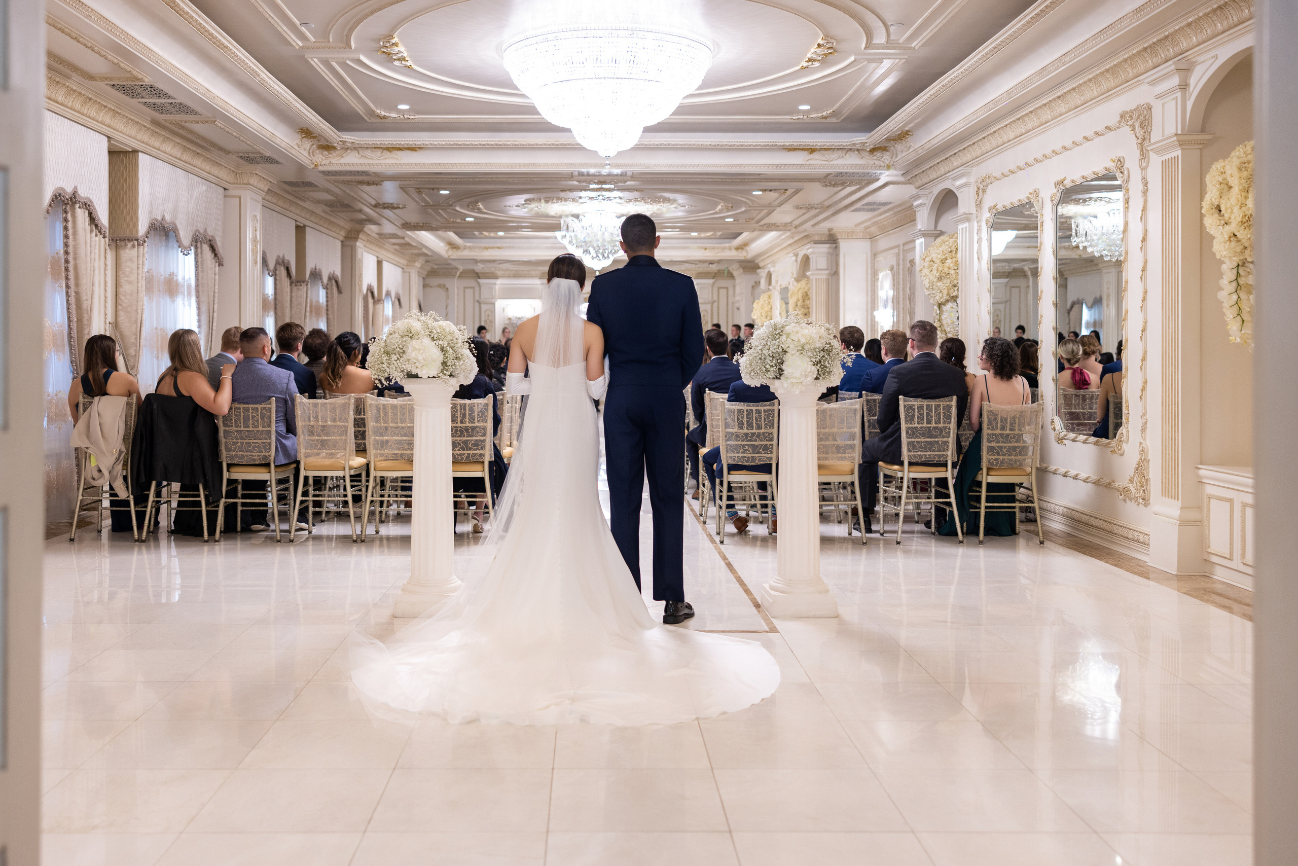 Ester & Conner. Wedding and Event photography, Kisses + Veil