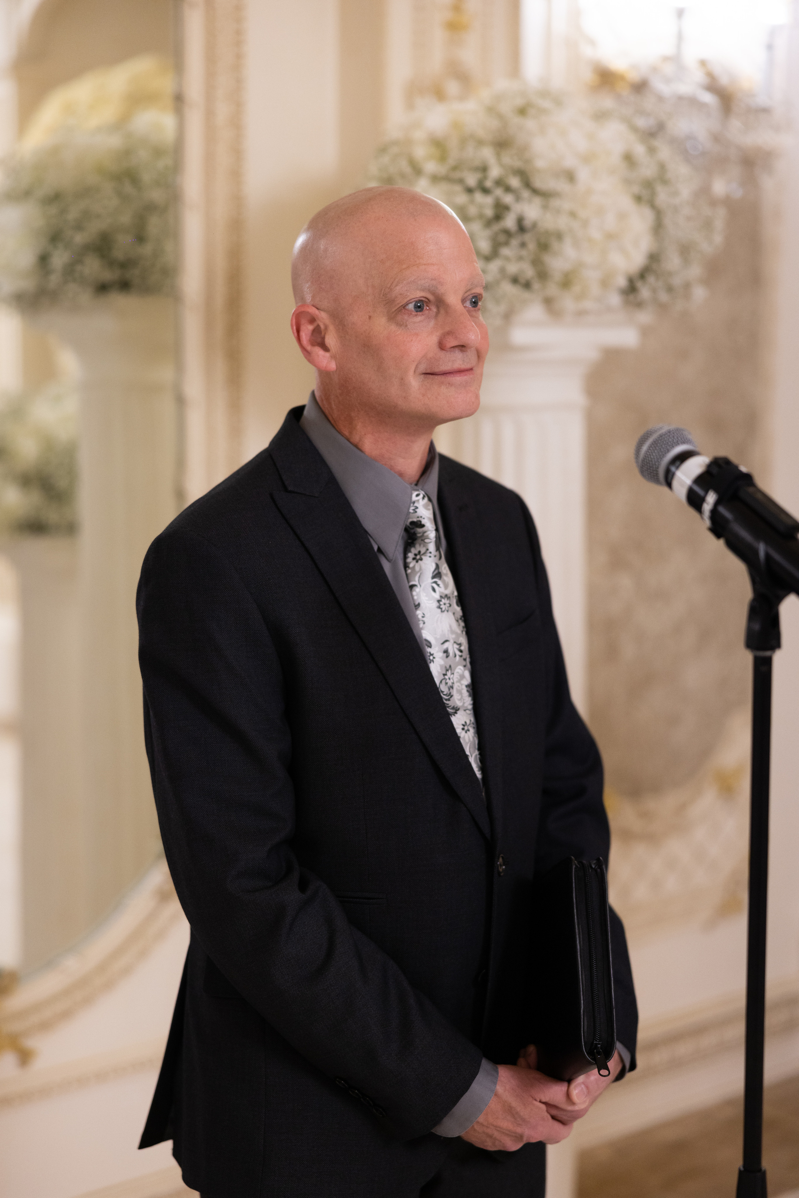 Ester & Conner. Wedding and Event photography, Kisses + Veil