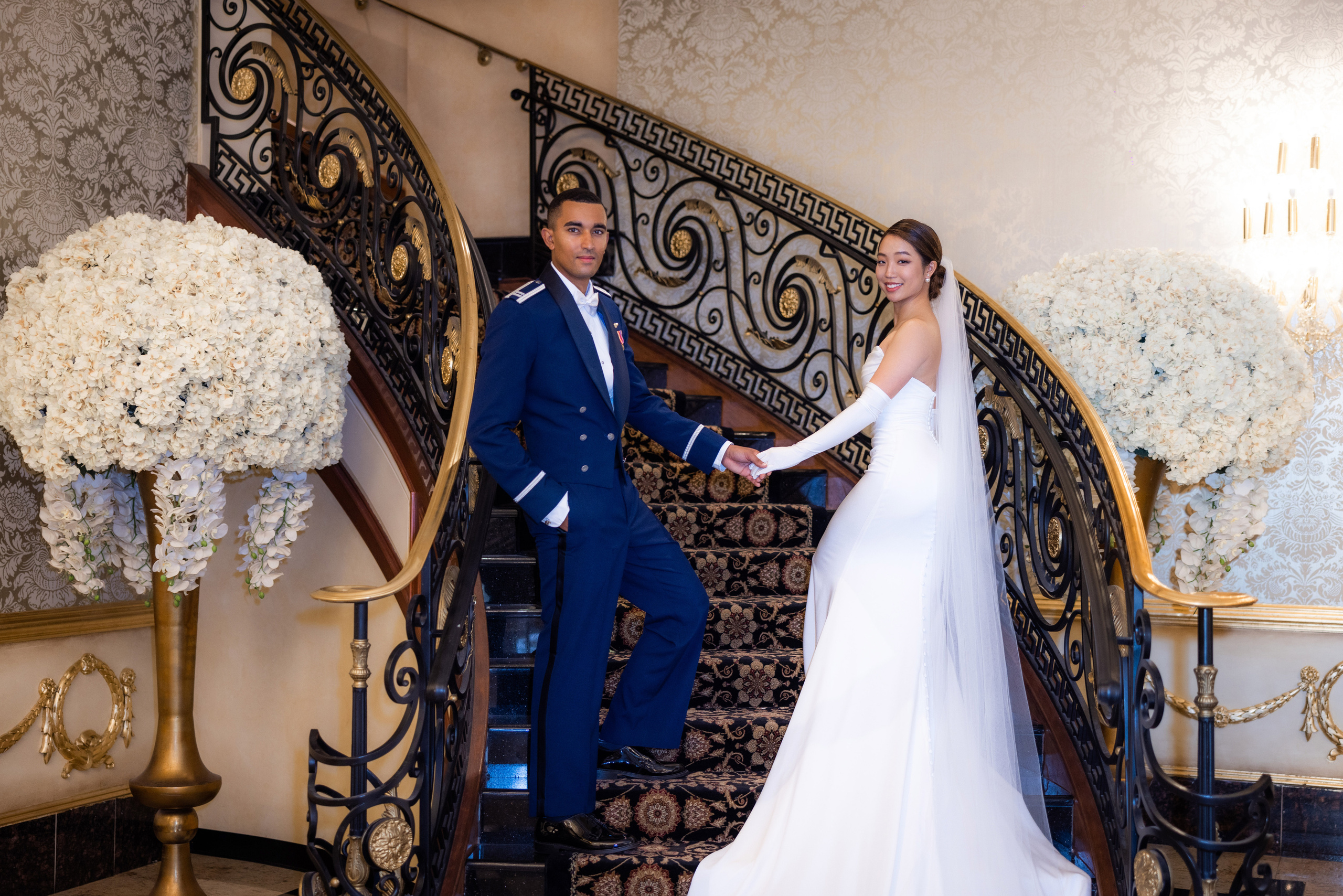 Ester & Conner. Wedding and Event photography, Kisses + Veil