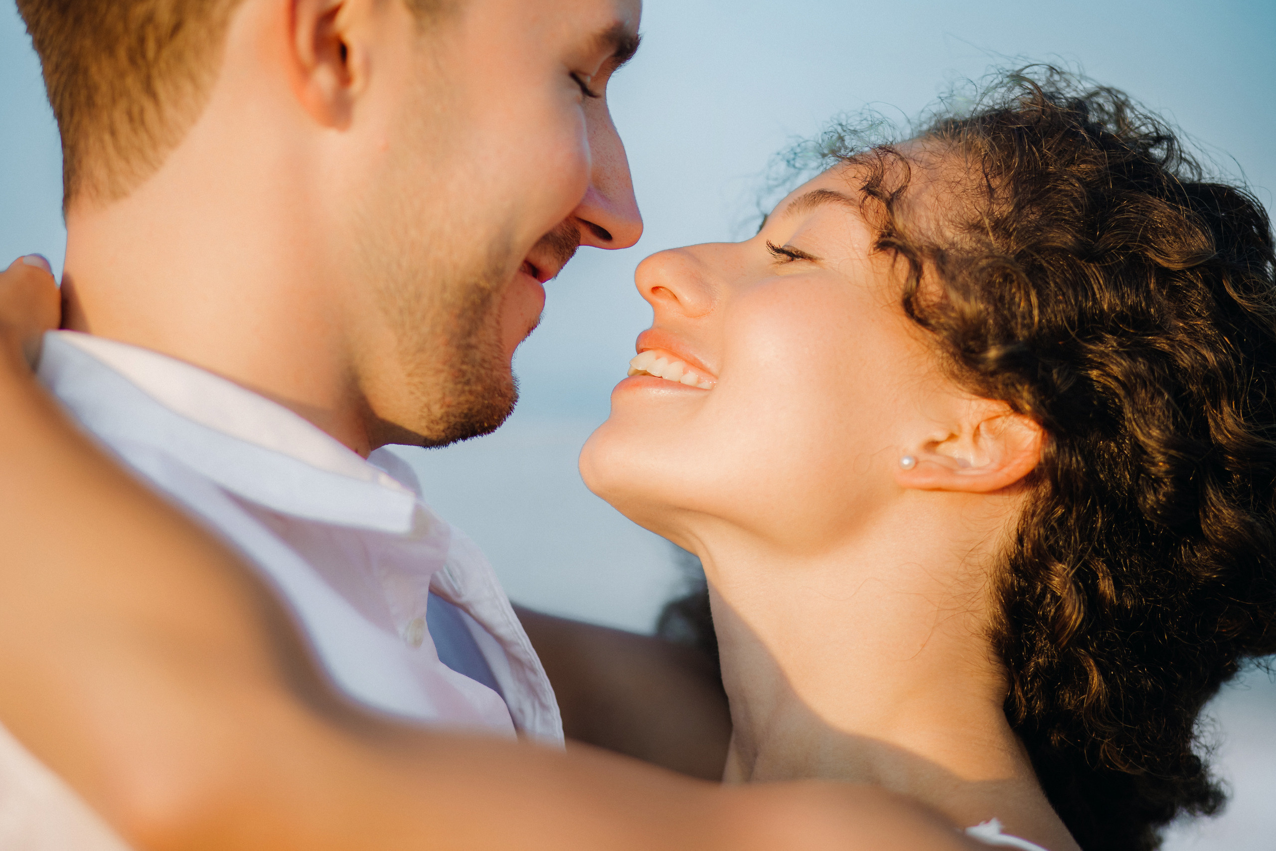 Engagement. Wedding and Event photography, Kisses + Veil