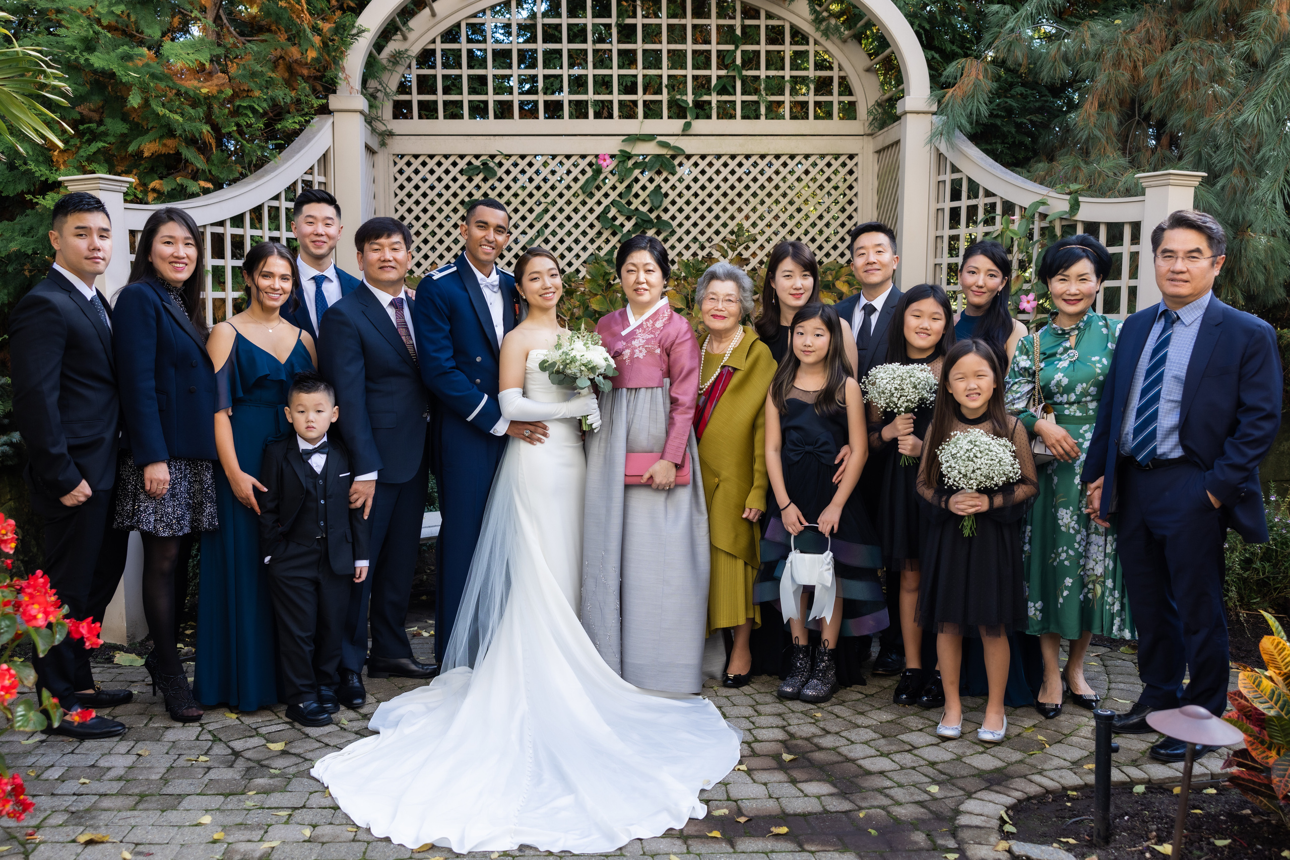 Ester & Conner. Wedding and Event photography, Kisses + Veil