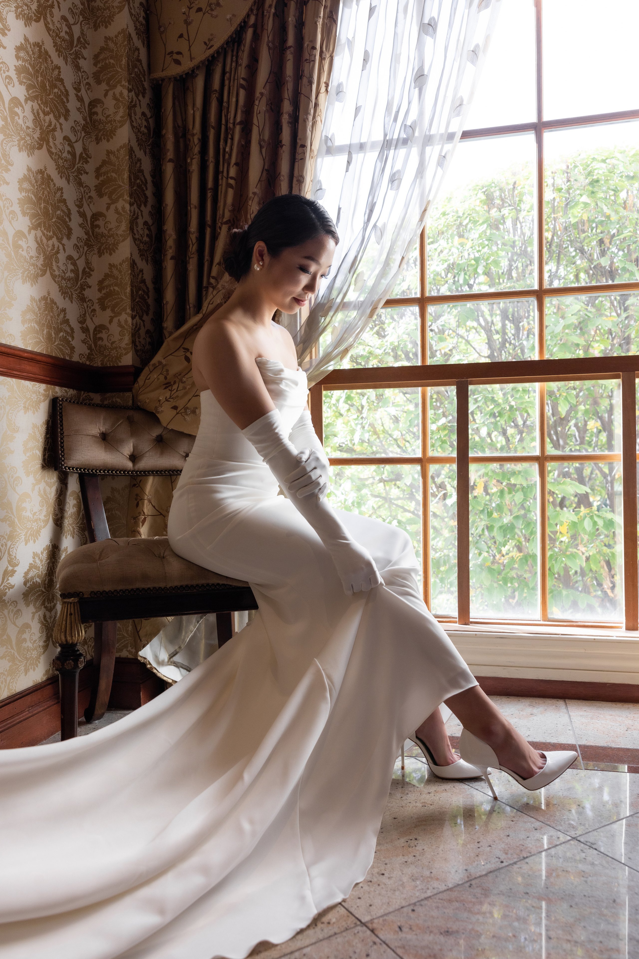 Ester & Conner. Wedding and Event photography, Kisses + Veil