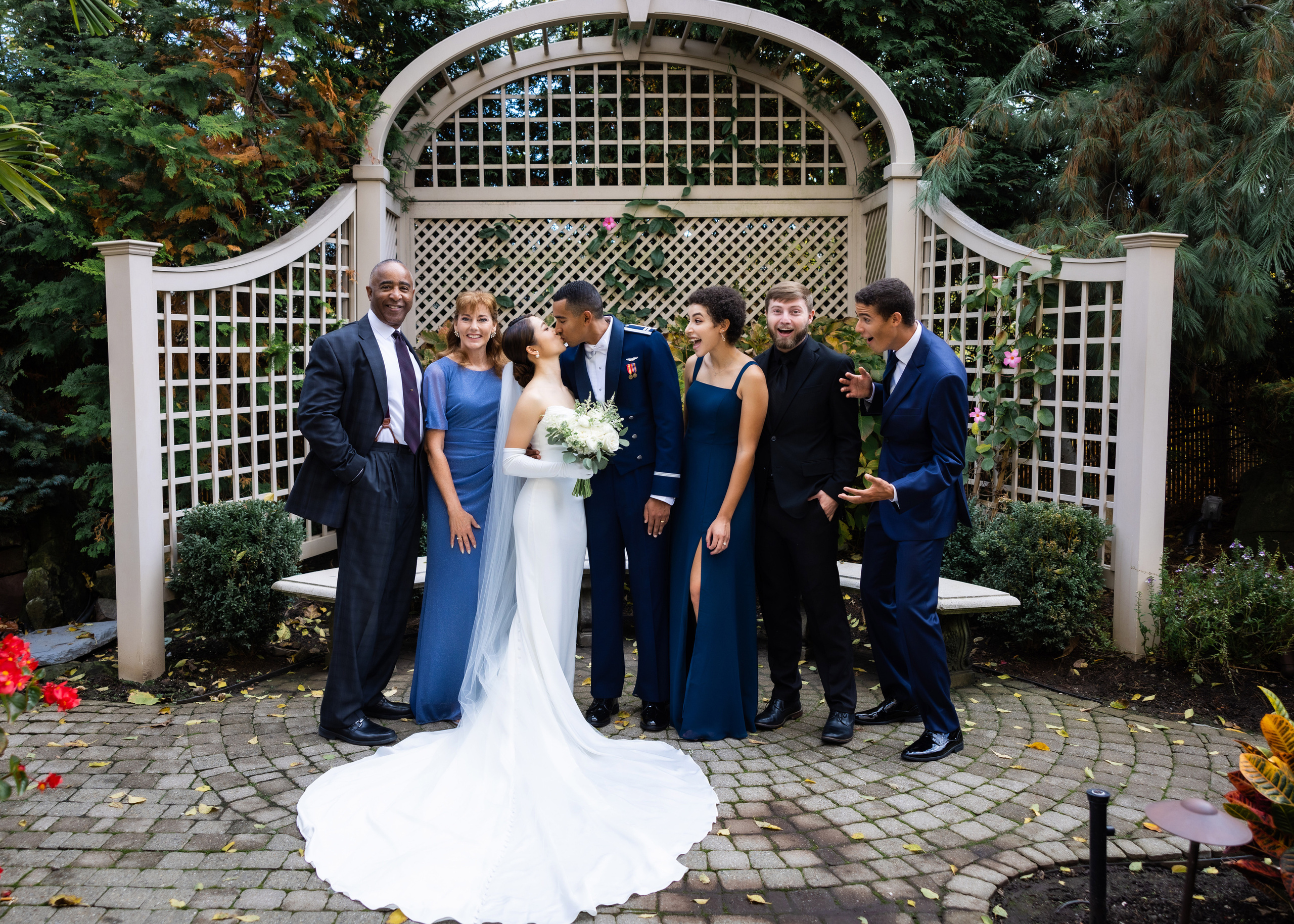 Ester & Conner. Wedding and Event photography, Kisses + Veil