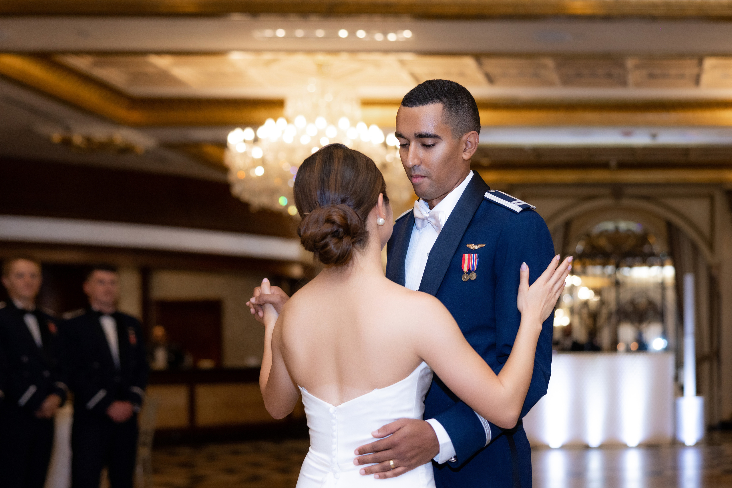 Ester & Conner. Wedding and Event photography, Kisses + Veil