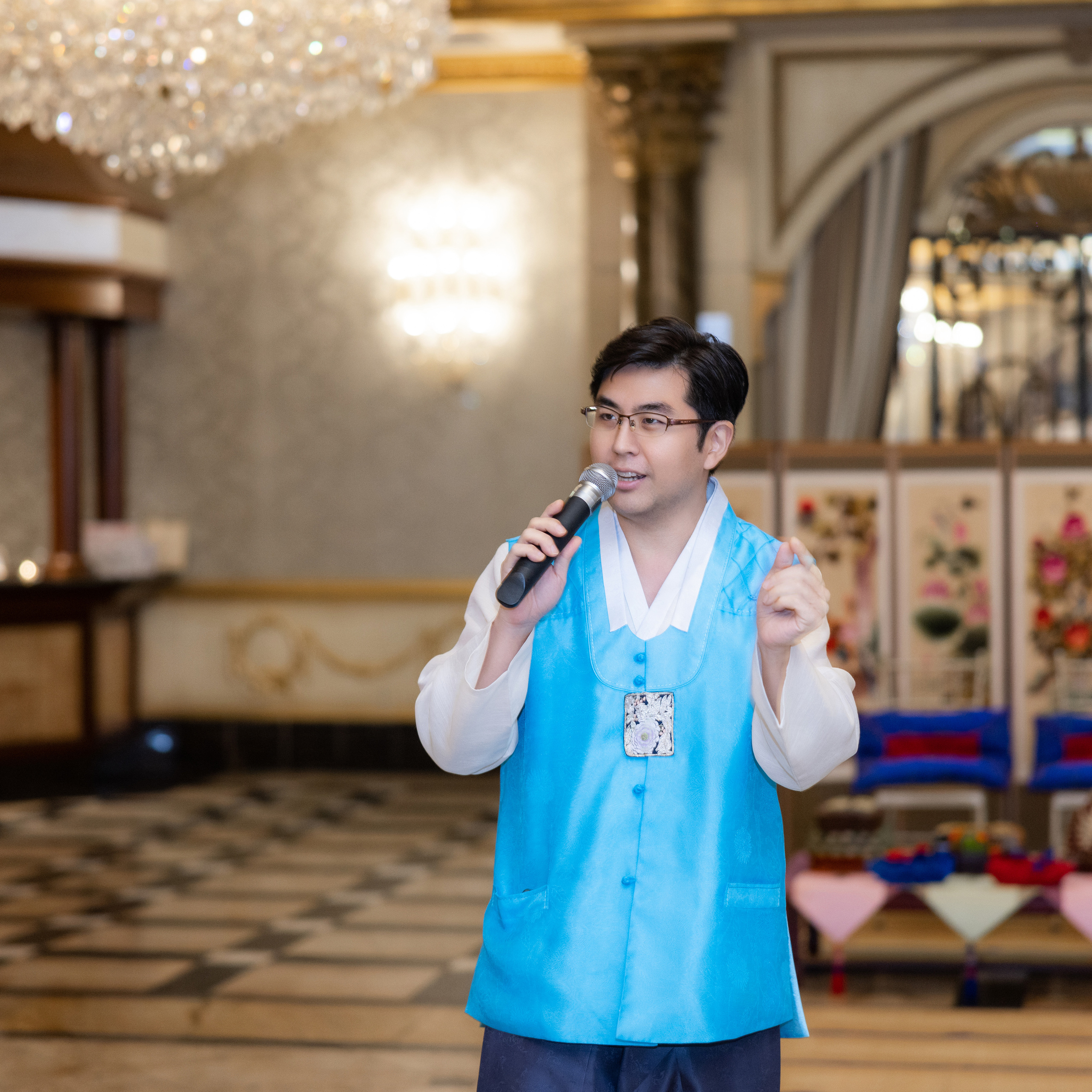 Ester & Conner. Wedding and Event photography, Kisses + Veil