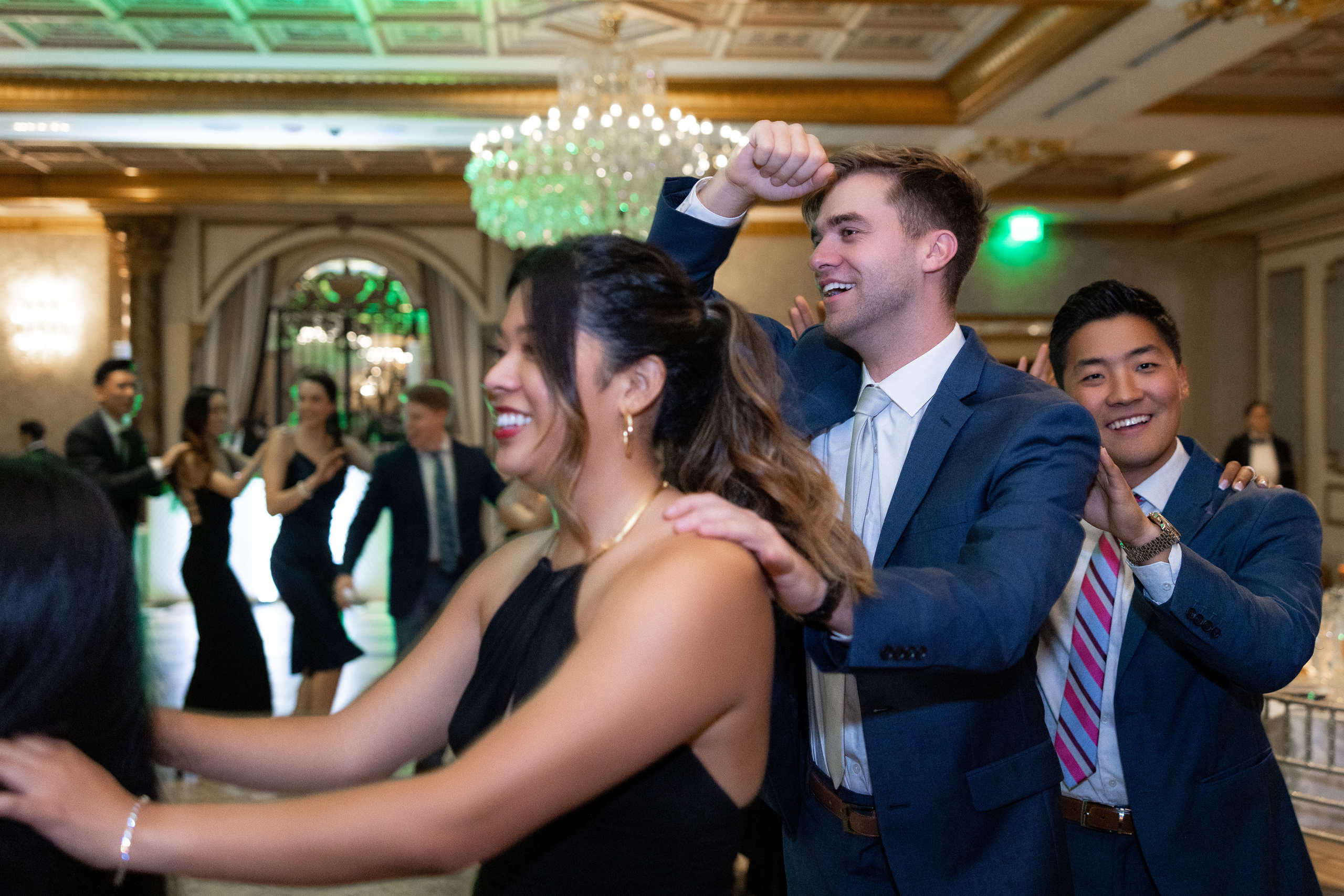 Ester & Conner. Wedding and Event photography, Kisses + Veil