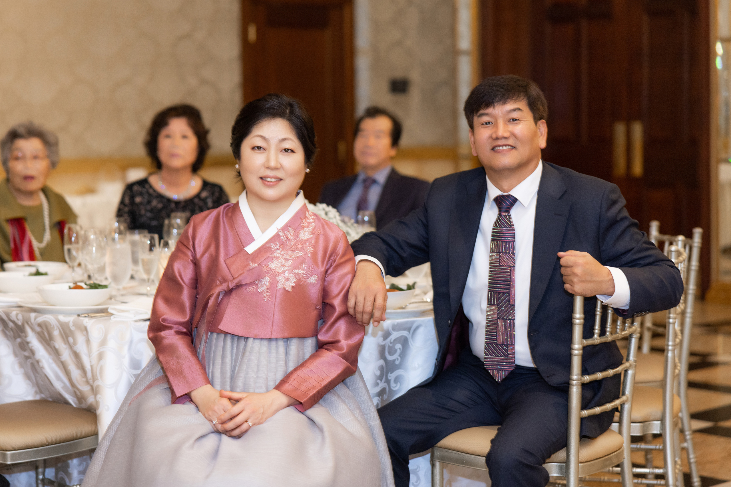 Ester & Conner. Wedding and Event photography, Kisses + Veil