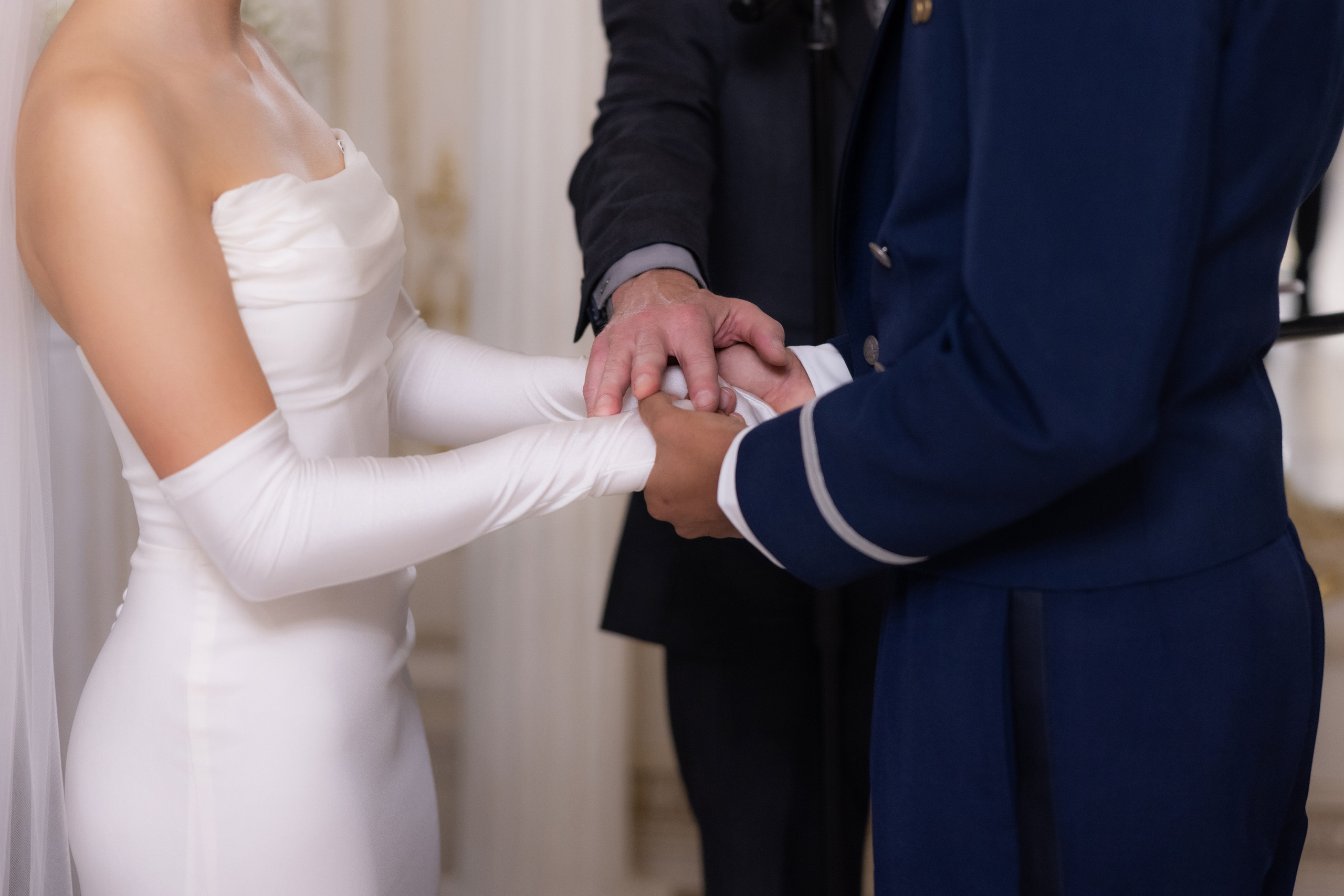 Ester & Conner. Wedding and Event photography, Kisses + Veil