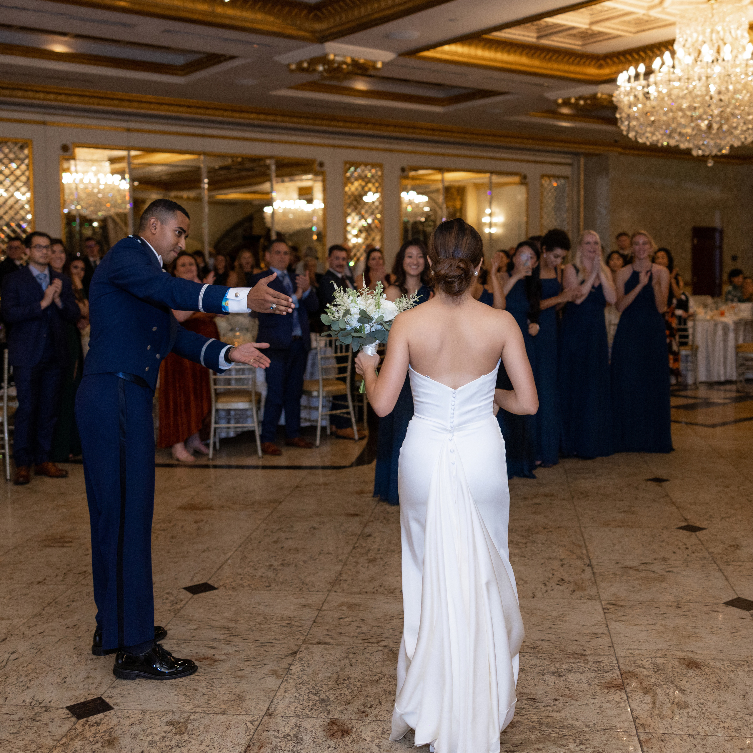 Ester & Conner. Wedding and Event photography, Kisses + Veil