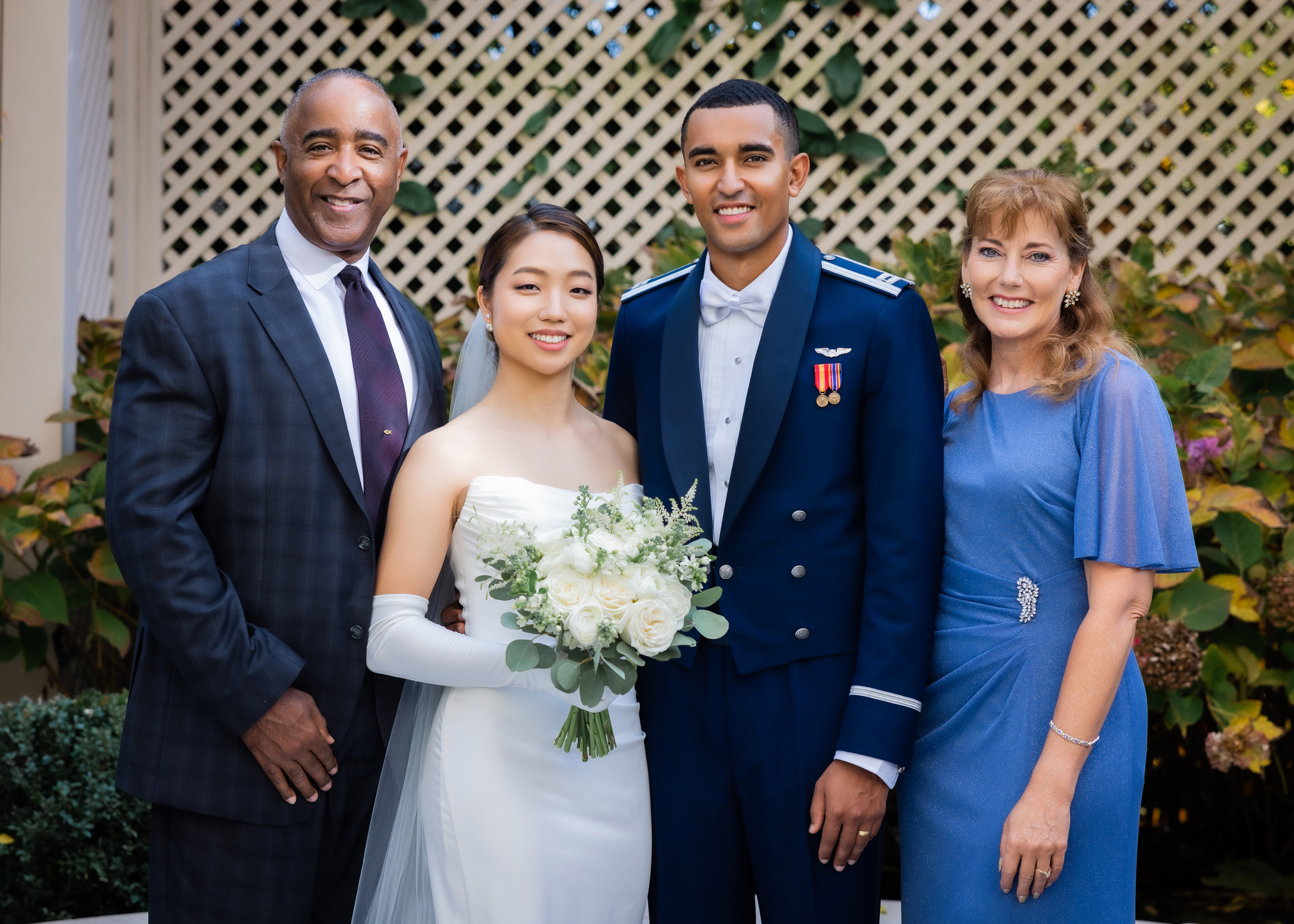 Ester & Conner. Wedding and Event photography, Kisses + Veil