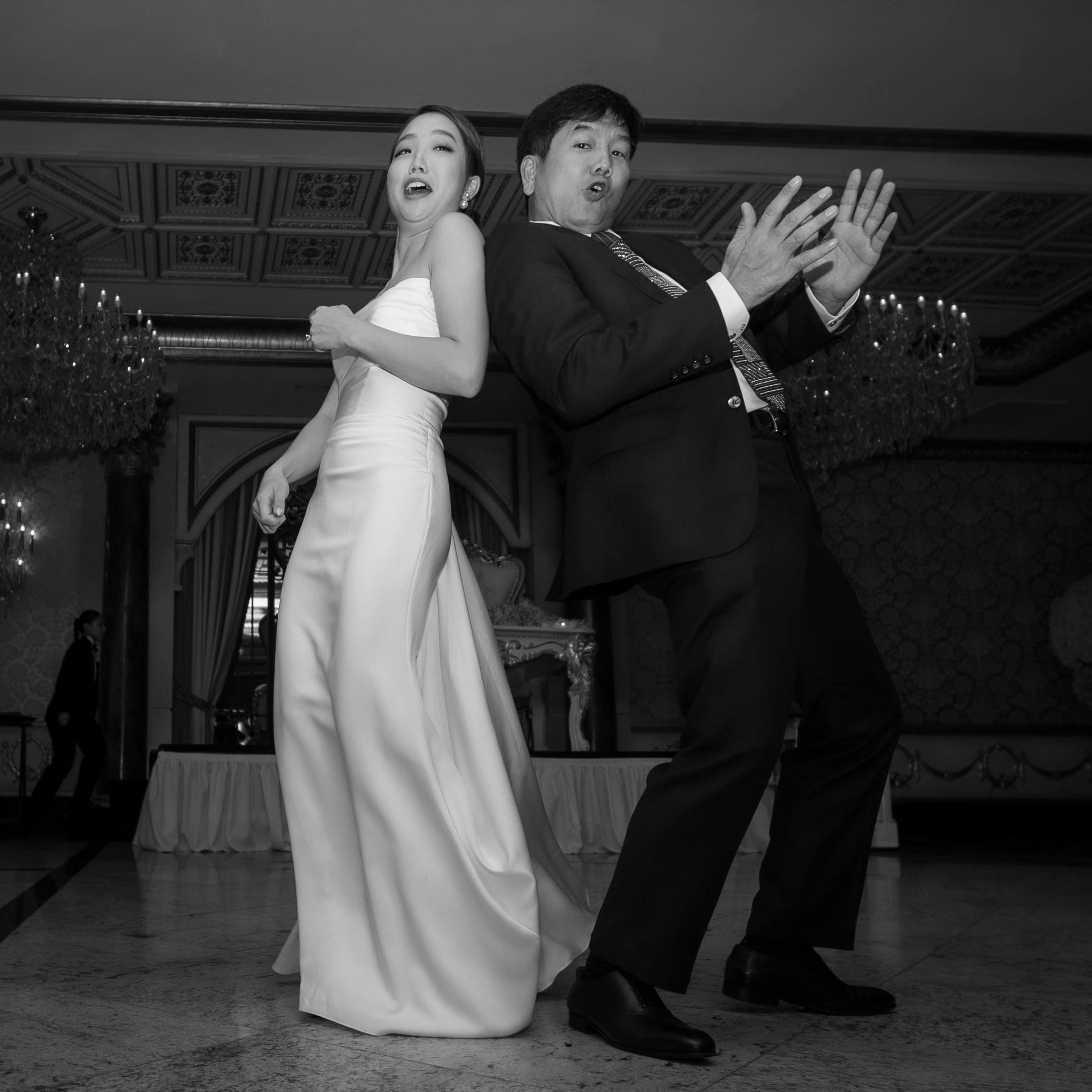 Ester & Conner. Wedding and Event photography, Kisses + Veil