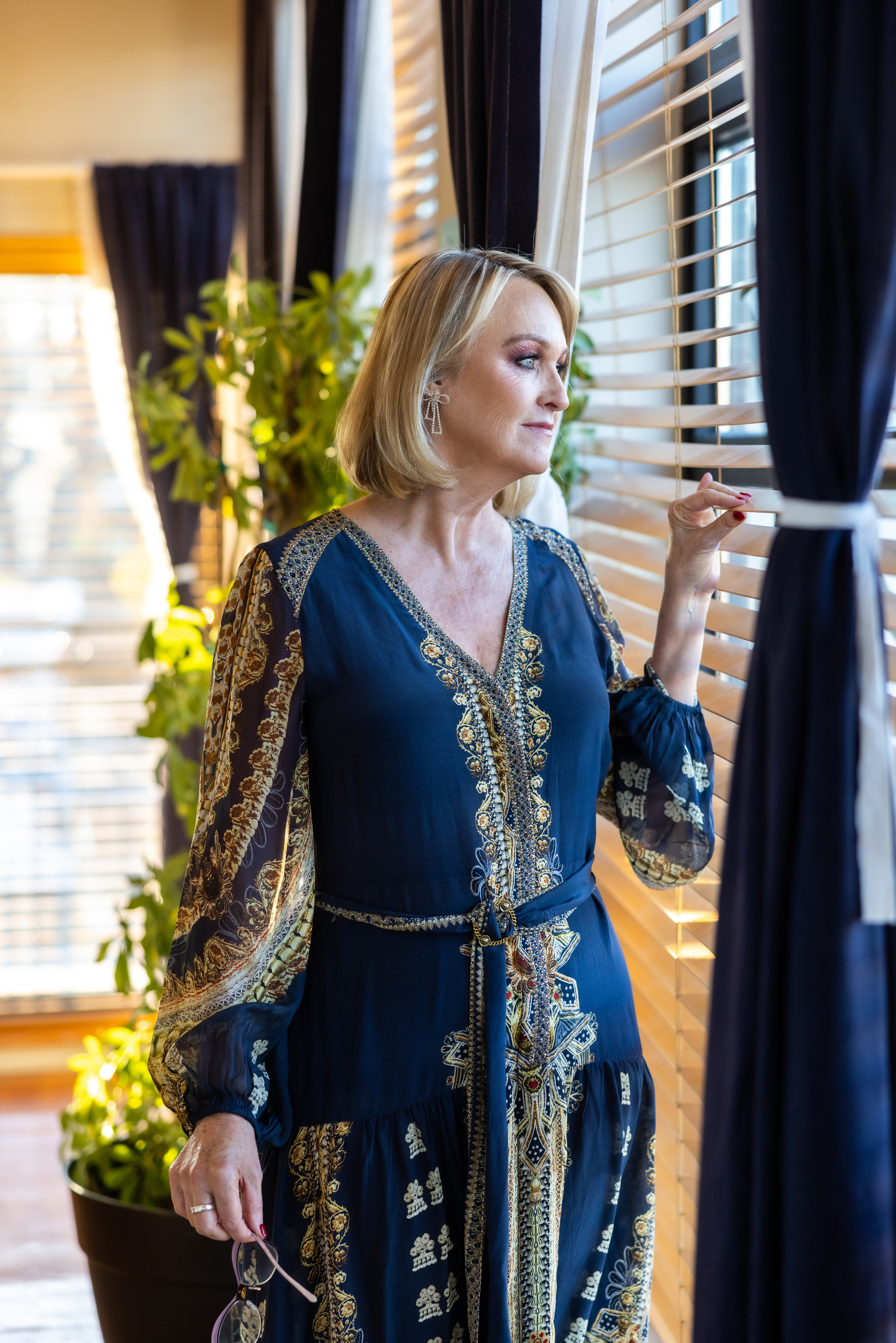 Nicholas & Madeleine. Wedding and Event photography, Kisses + Veil