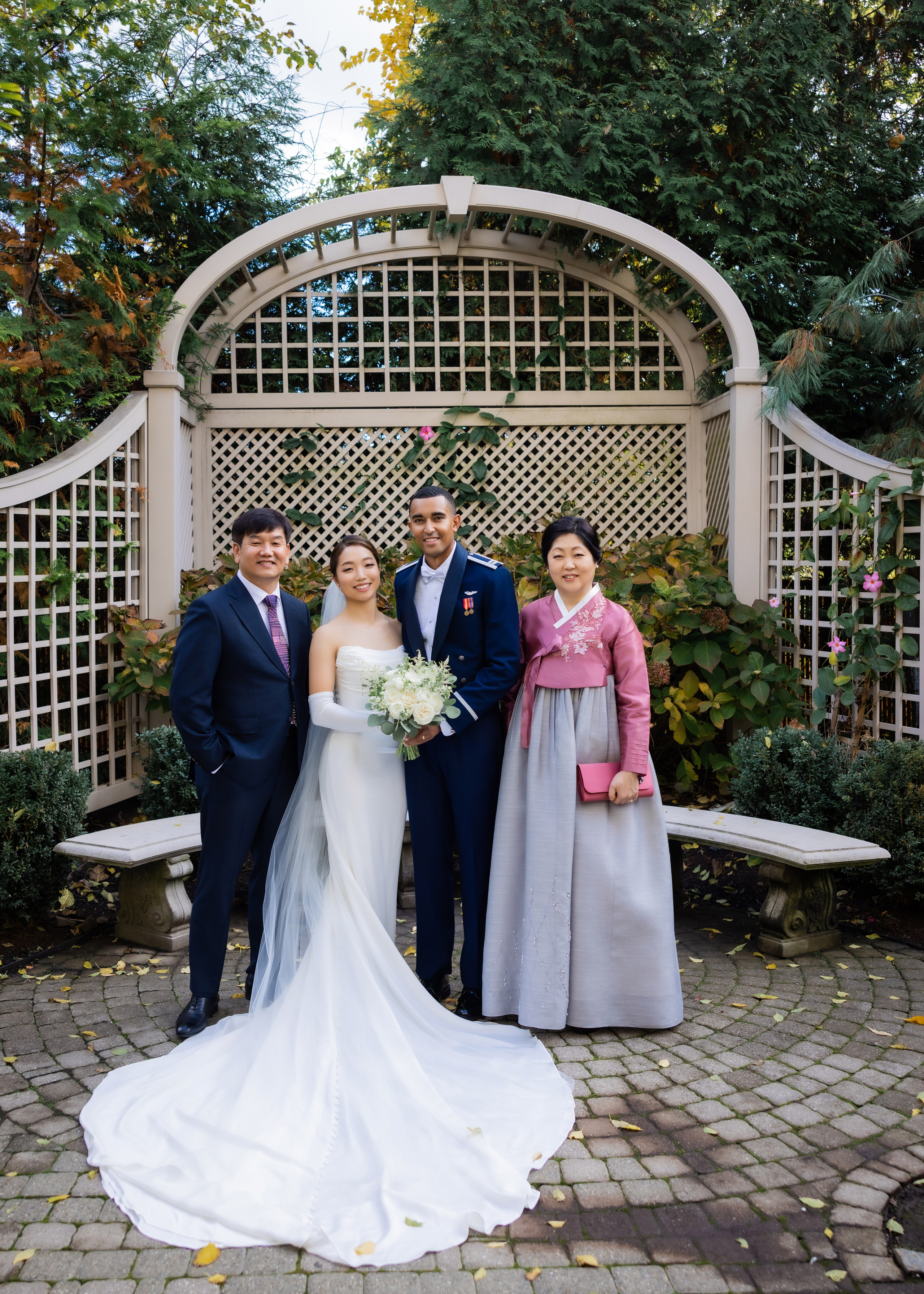 Ester & Conner. Wedding and Event photography, Kisses + Veil