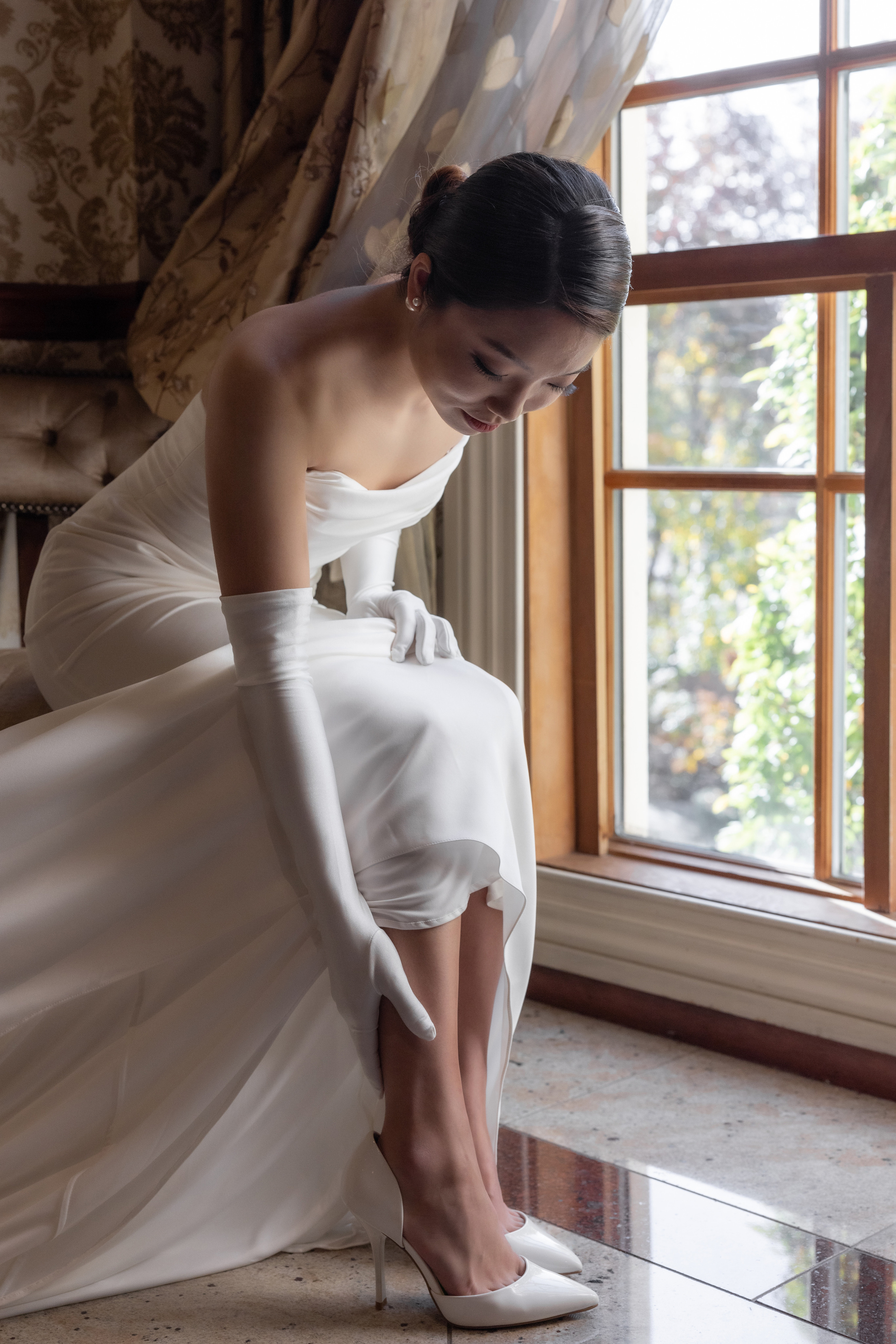 Ester & Conner. Wedding and Event photography, Kisses + Veil