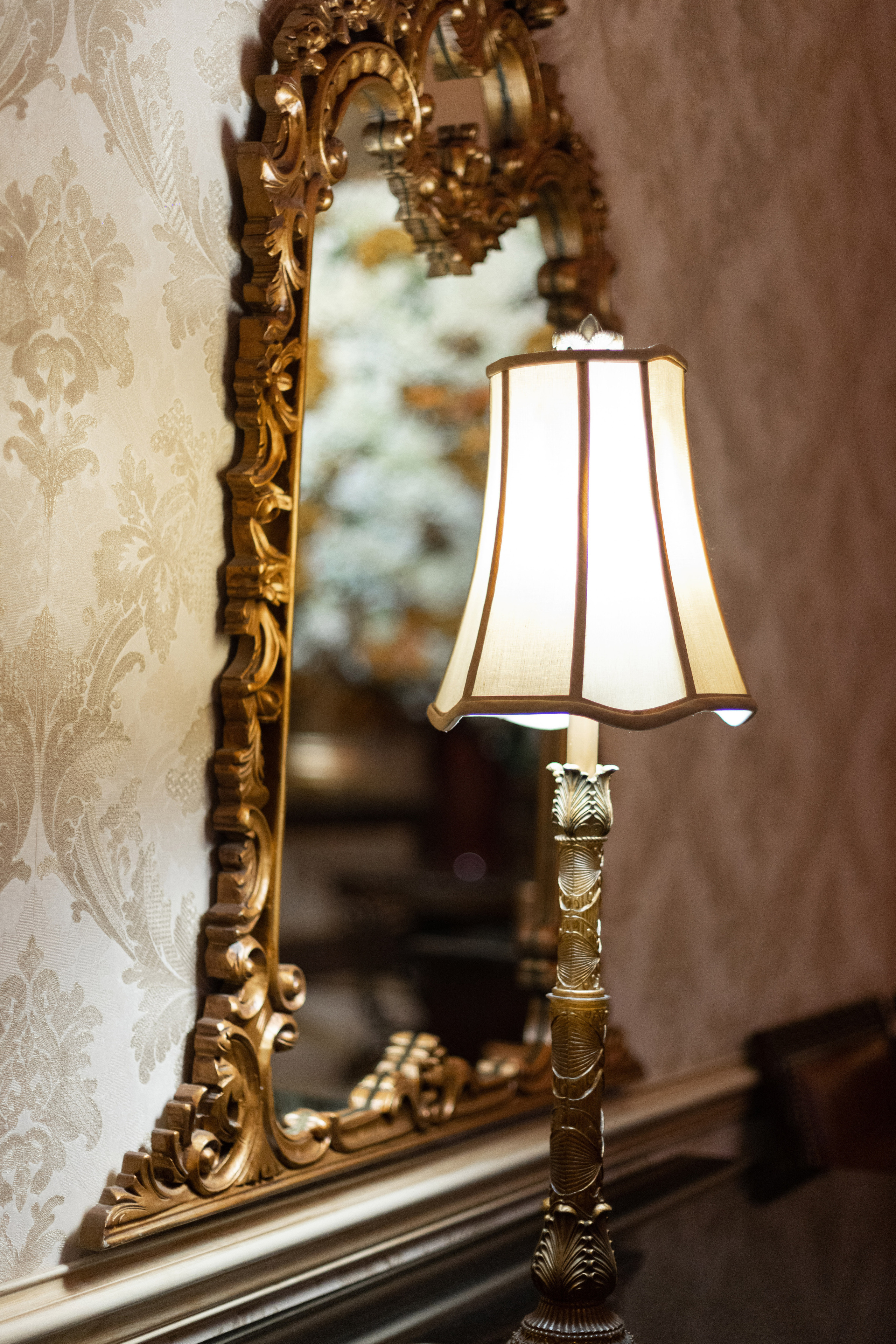 Ester & Conner. Wedding and Event photography, Kisses + Veil