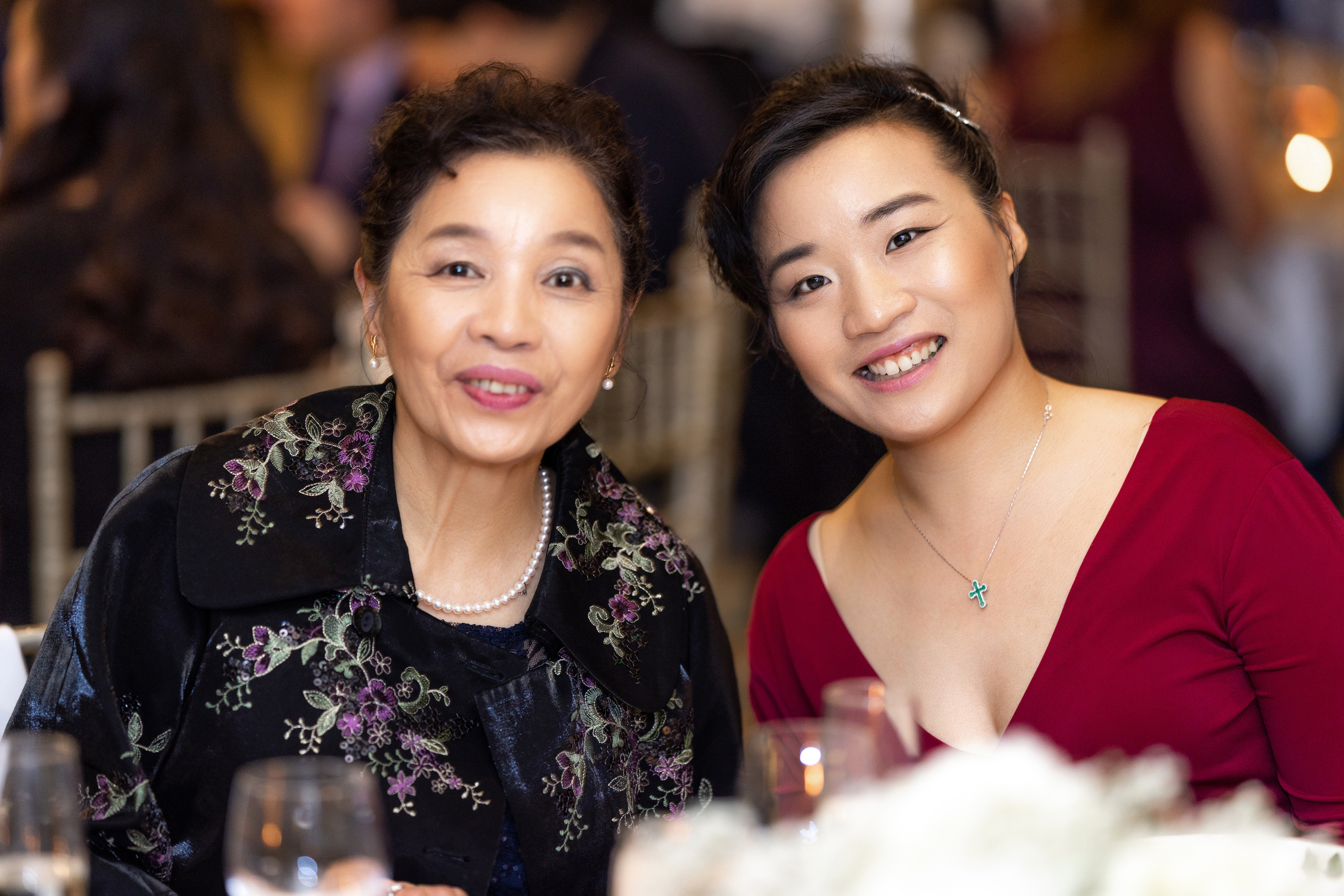 Ester & Conner. Wedding and Event photography, Kisses + Veil