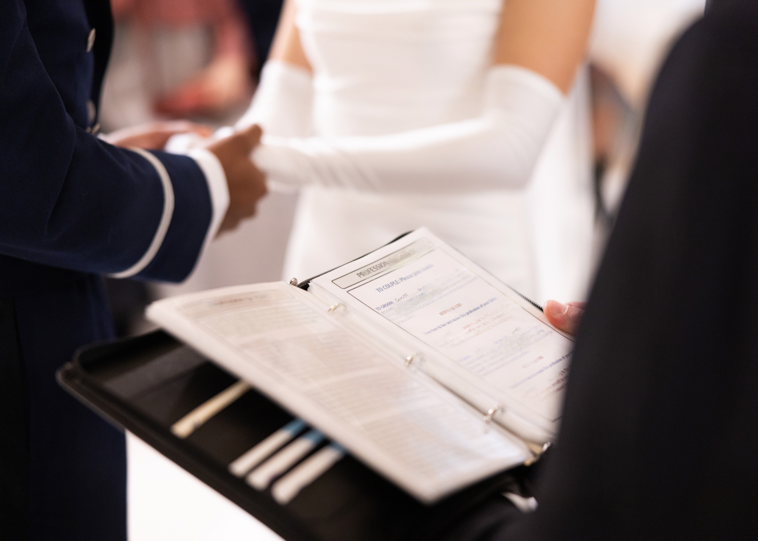 Ester & Conner. Wedding and Event photography, Kisses + Veil