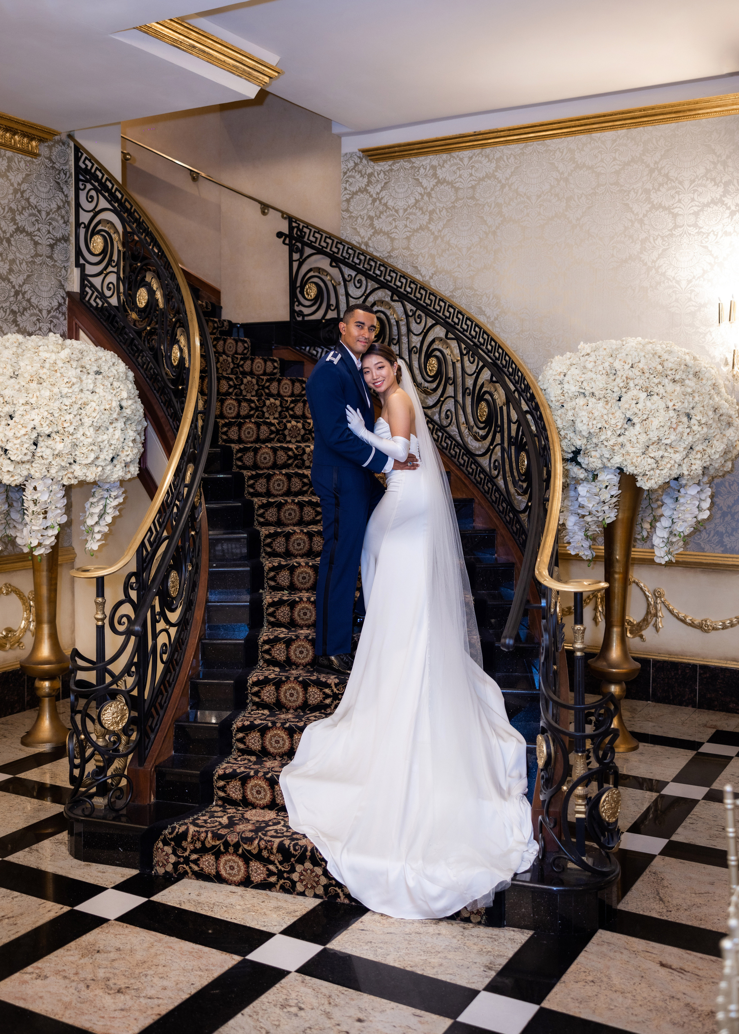 Ester & Conner. Wedding and Event photography, Kisses + Veil