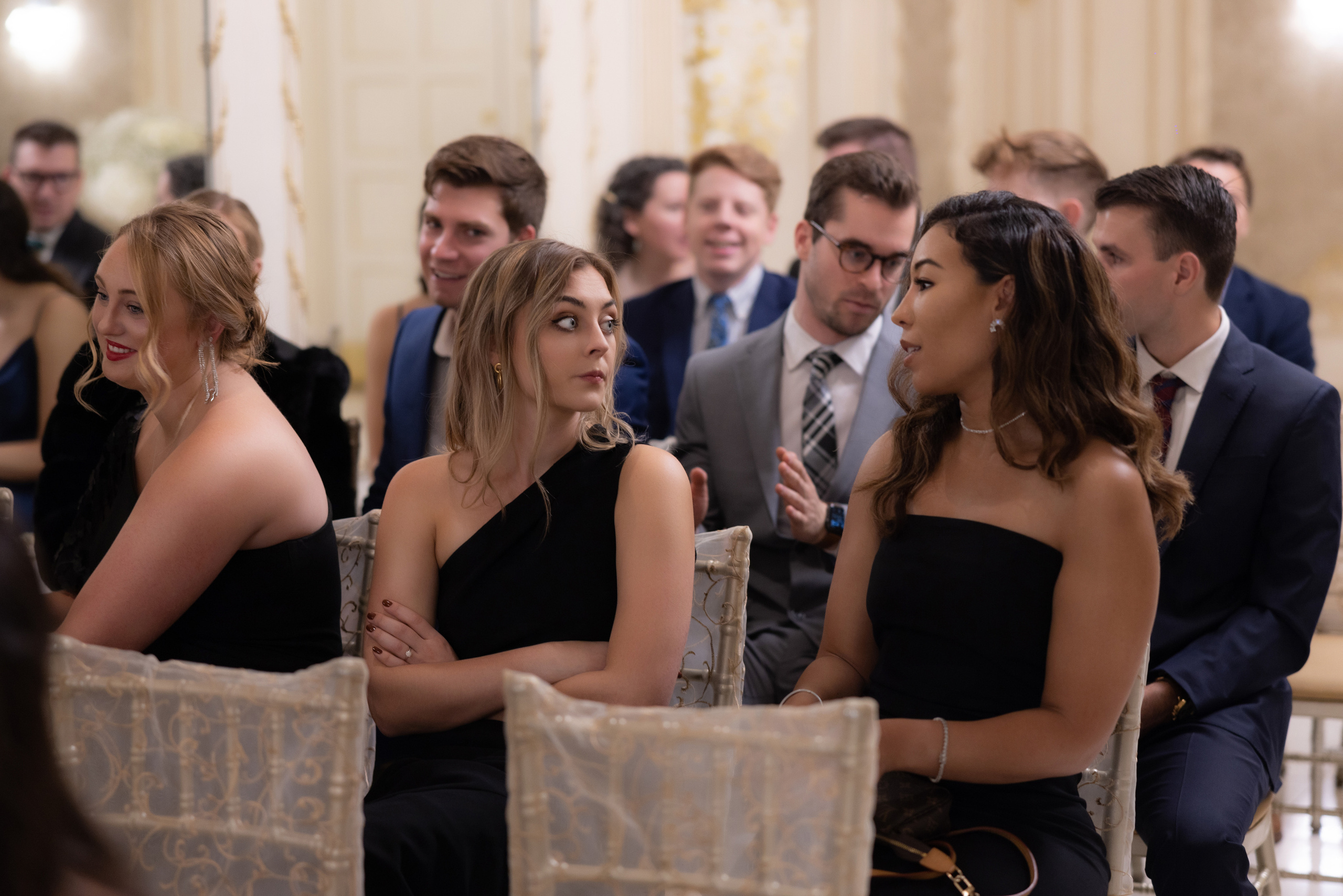 Ester & Conner. Wedding and Event photography, Kisses + Veil