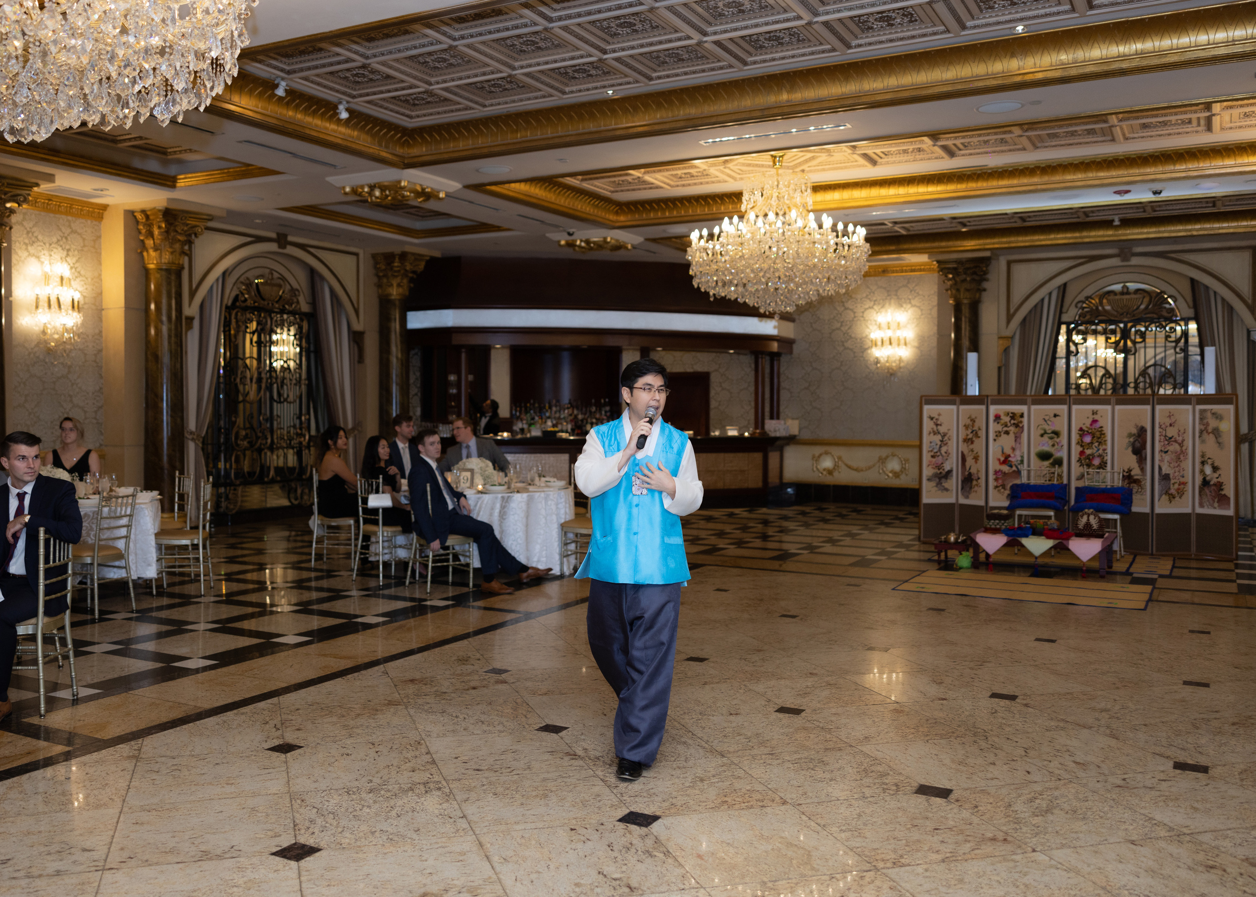 Ester & Conner. Wedding and Event photography, Kisses + Veil