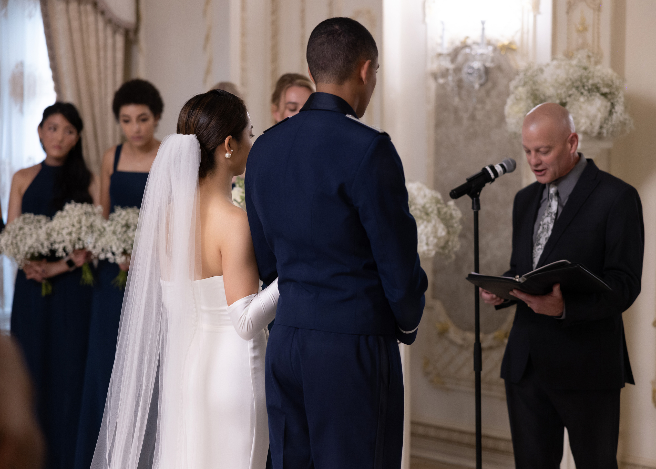 Ester & Conner. Wedding and Event photography, Kisses + Veil