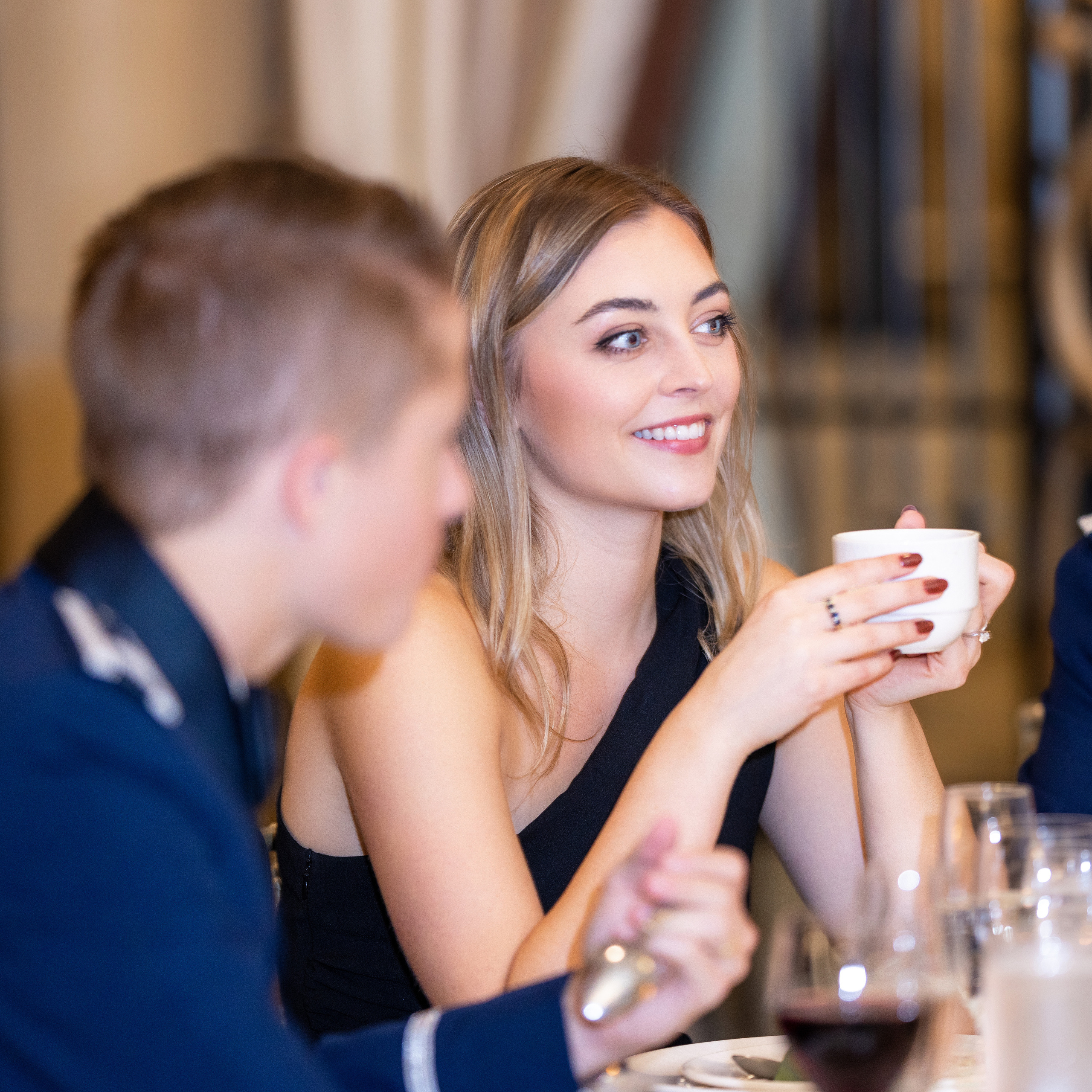 Ester & Conner. Wedding and Event photography, Kisses + Veil