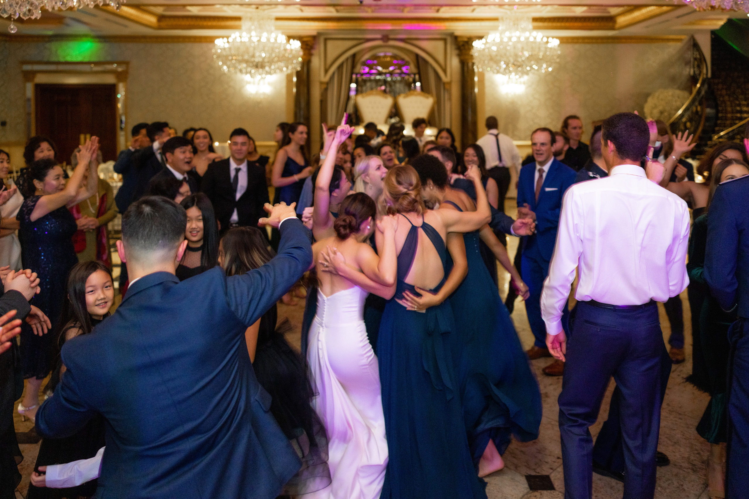 Ester & Conner. Wedding and Event photography, Kisses + Veil