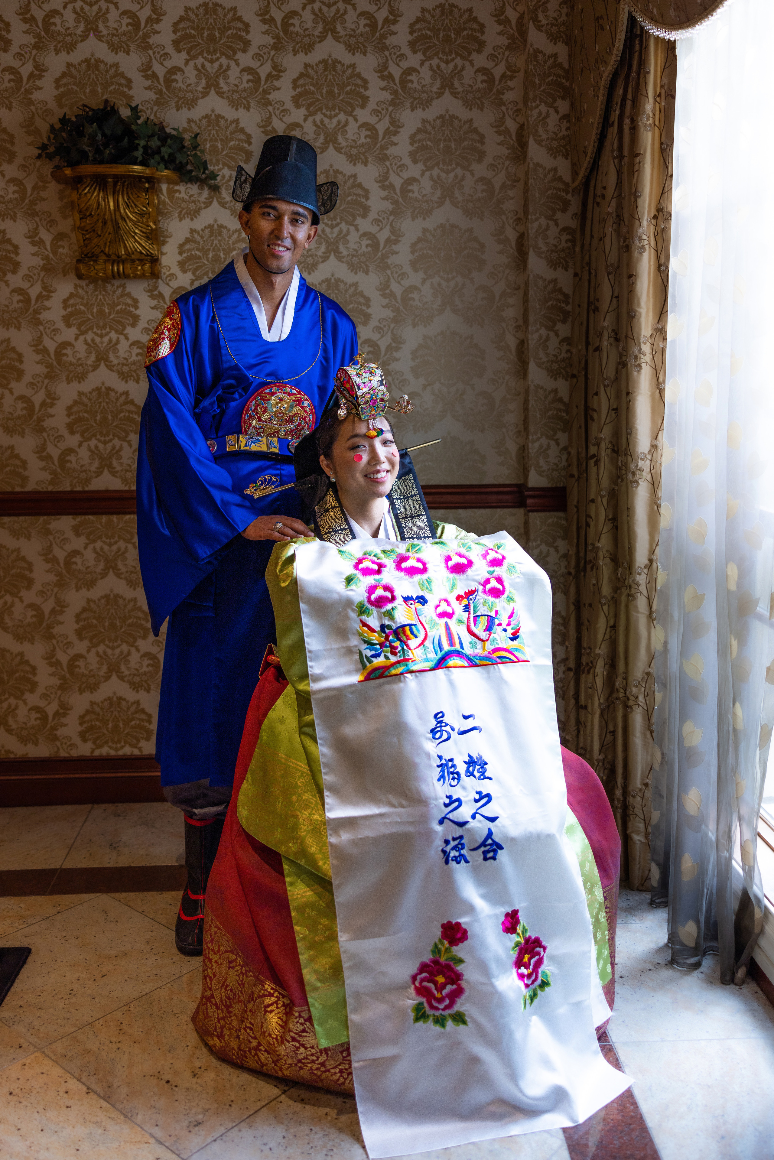 Ester & Conner. Wedding and Event photography, Kisses + Veil