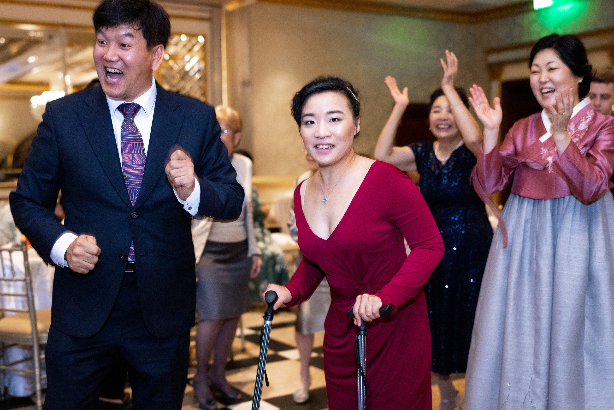 Ester & Conner. Wedding and Event photography, Kisses + Veil