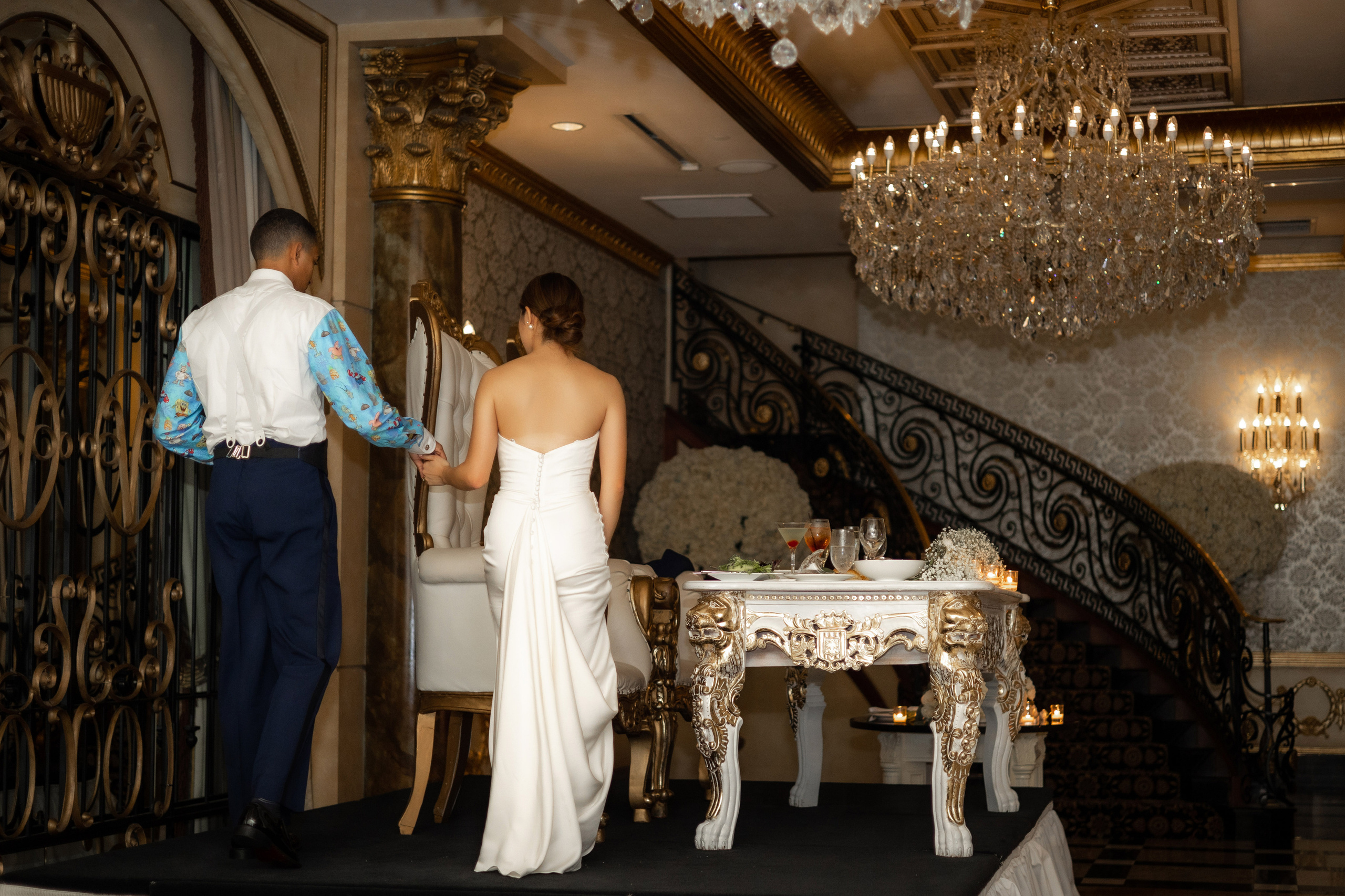 Ester & Conner. Wedding and Event photography, Kisses + Veil