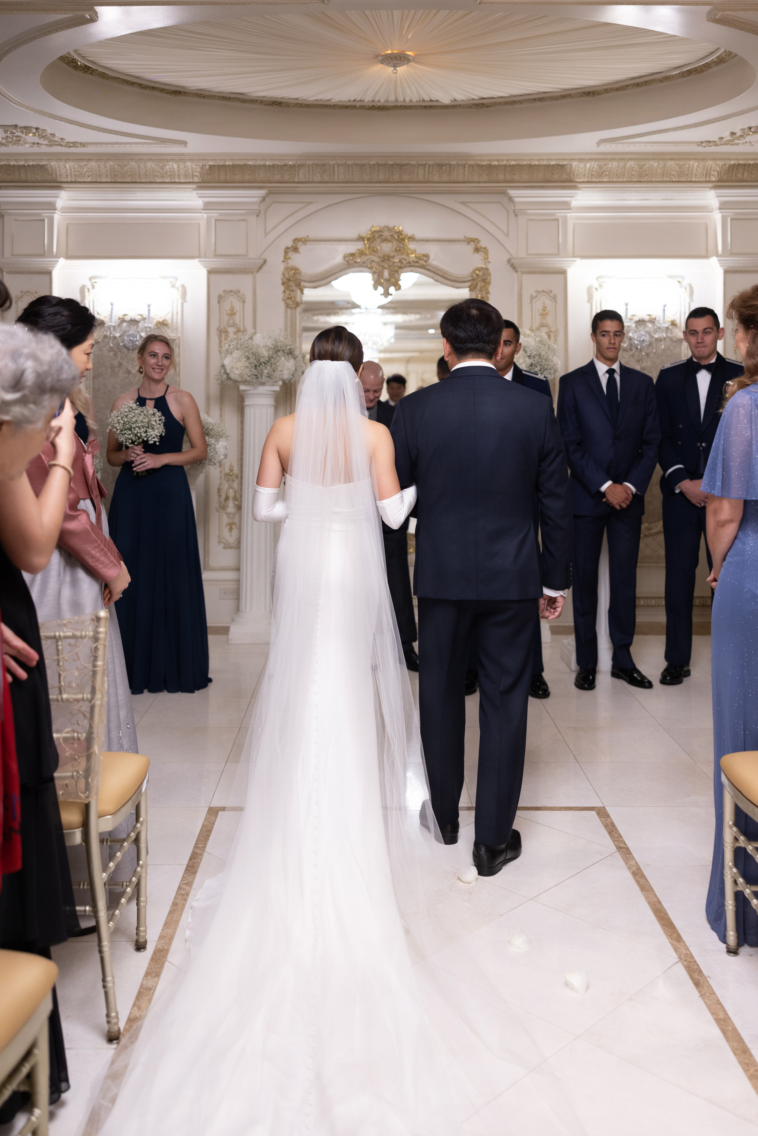 Ester & Conner. Wedding and Event photography, Kisses + Veil