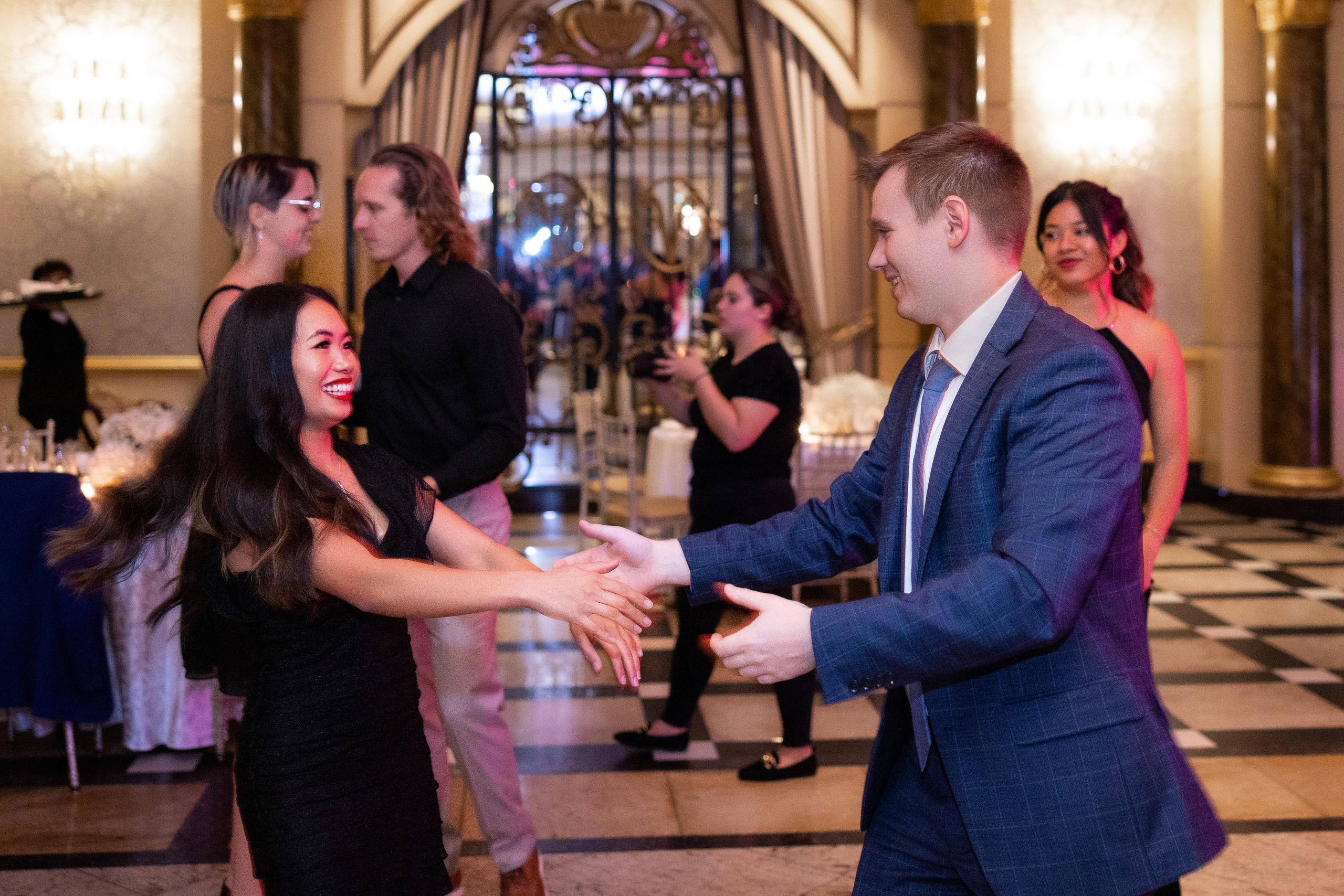 Ester & Conner. Wedding and Event photography, Kisses + Veil