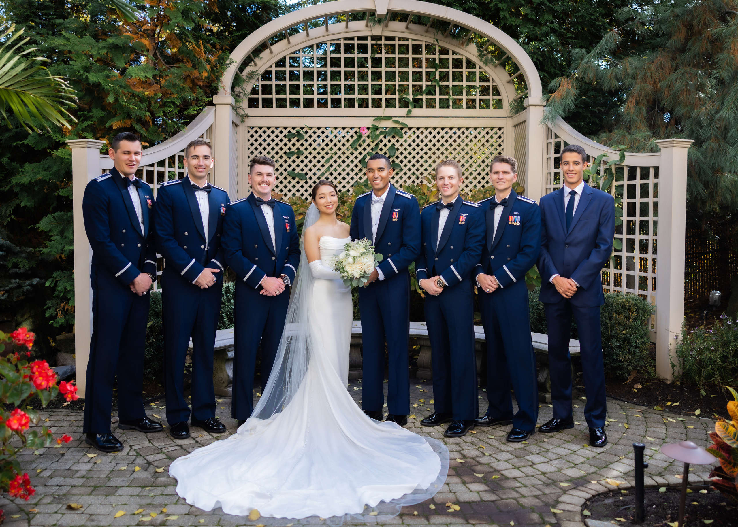 Ester & Conner. Wedding and Event photography, Kisses + Veil