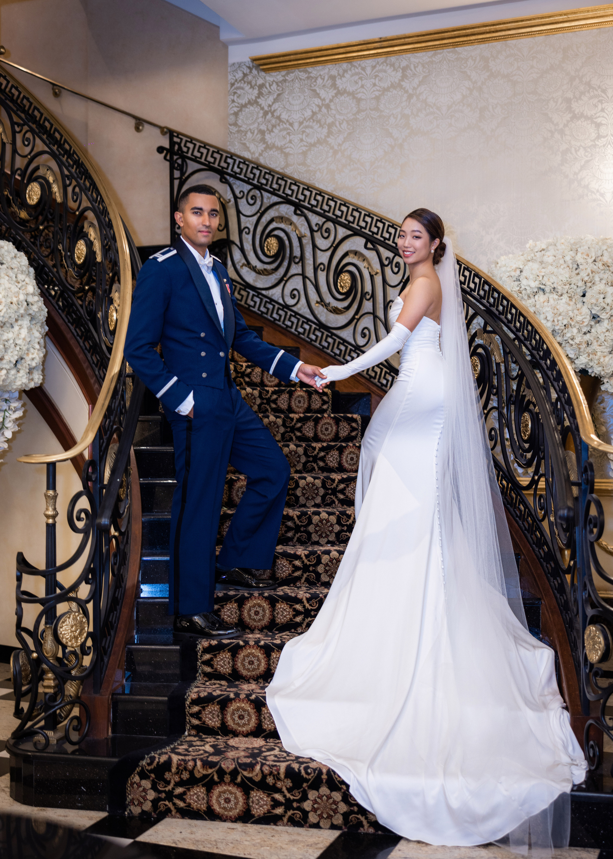 Ester & Conner. Wedding and Event photography, Kisses + Veil