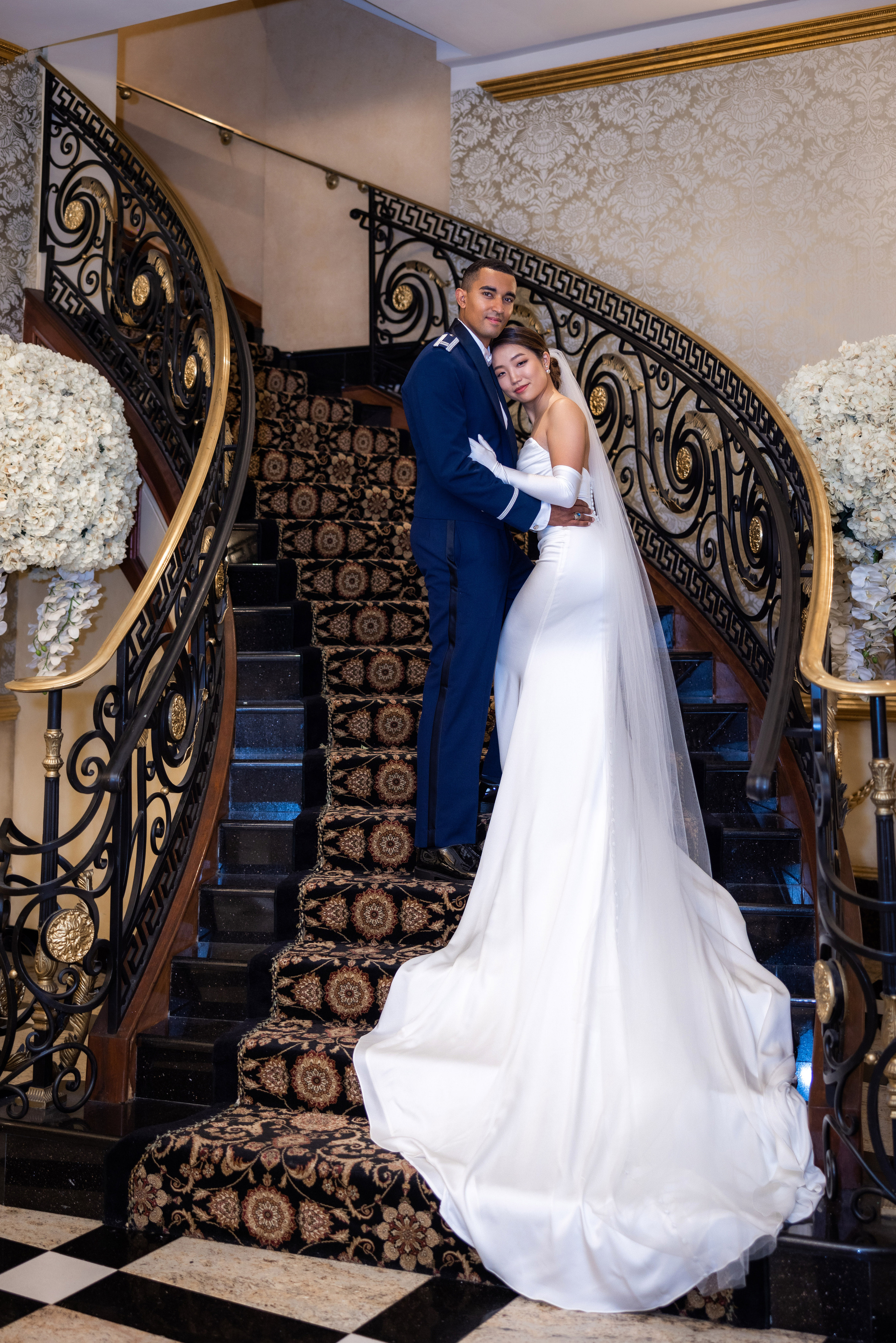 Ester & Conner. Wedding and Event photography, Kisses + Veil