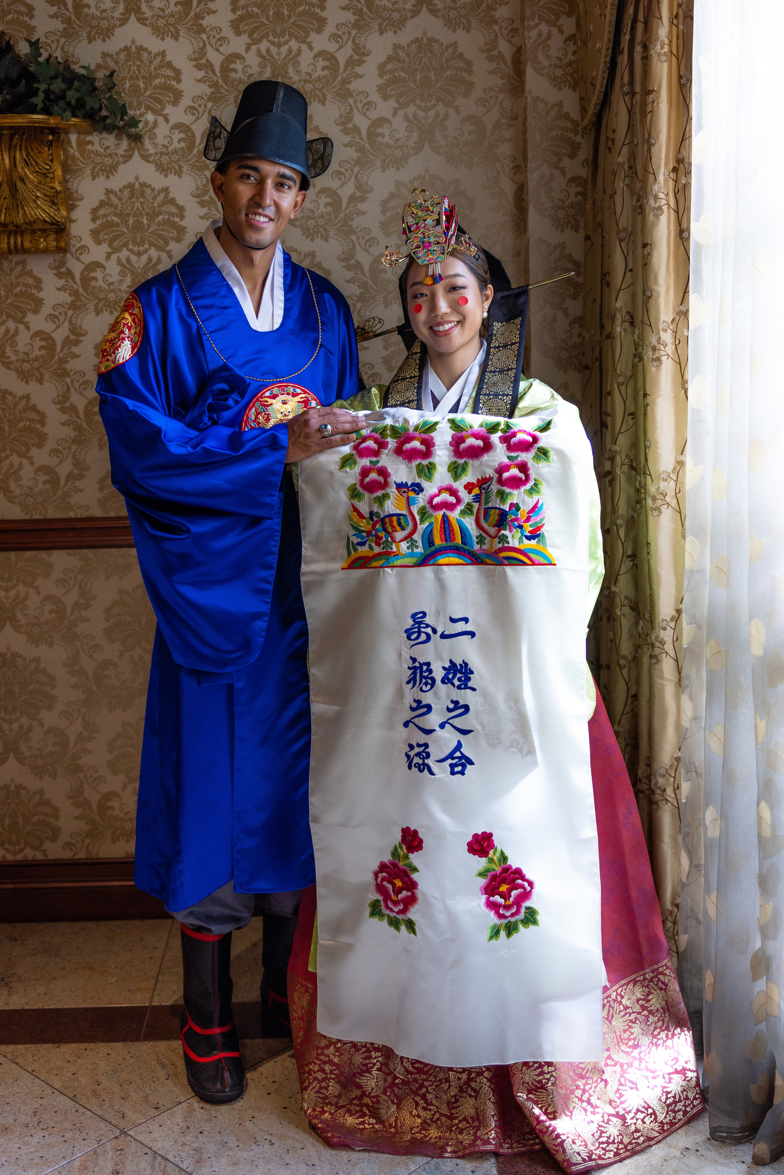 Ester & Conner. Wedding and Event photography, Kisses + Veil