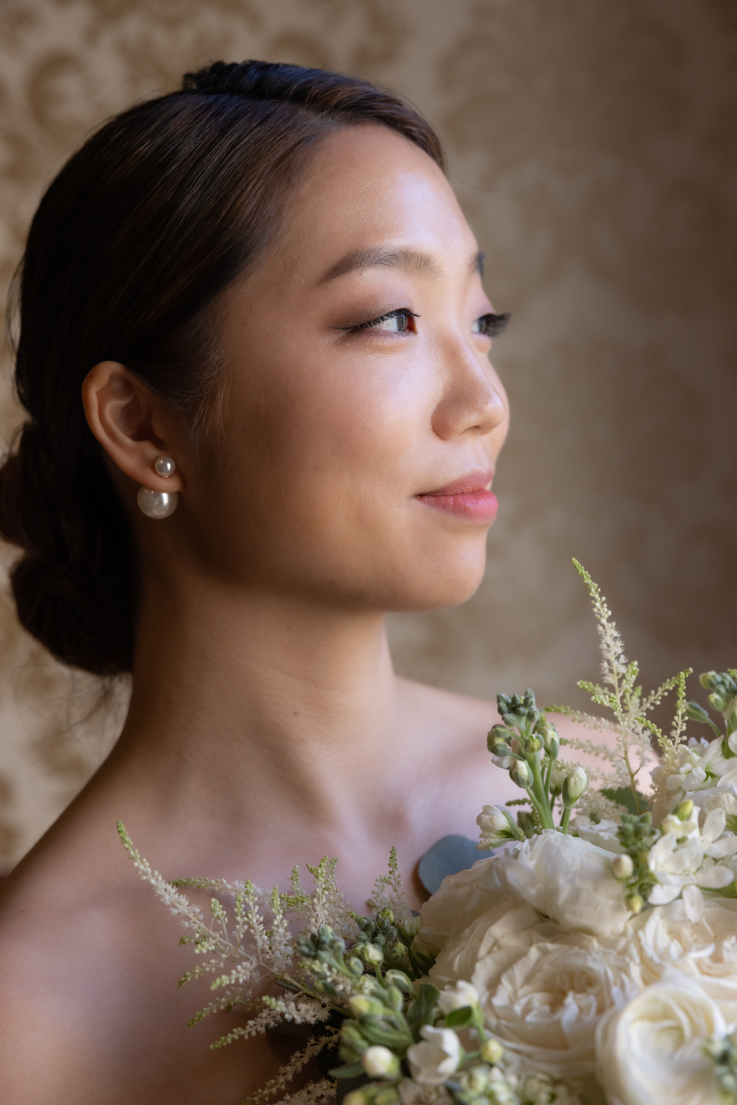 Ester & Conner. Wedding and Event photography, Kisses + Veil