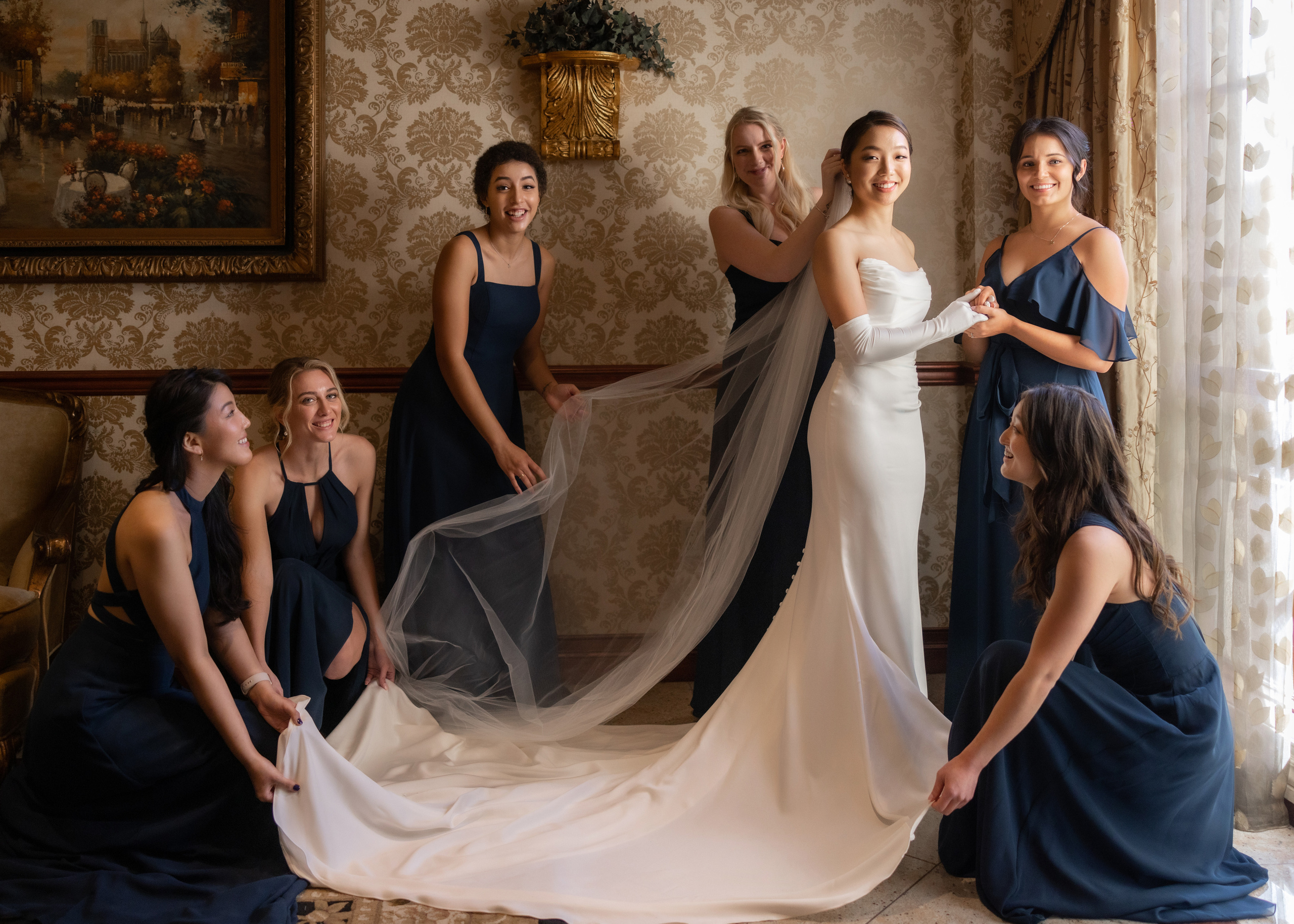 Ester & Conner. Wedding and Event photography, Kisses + Veil