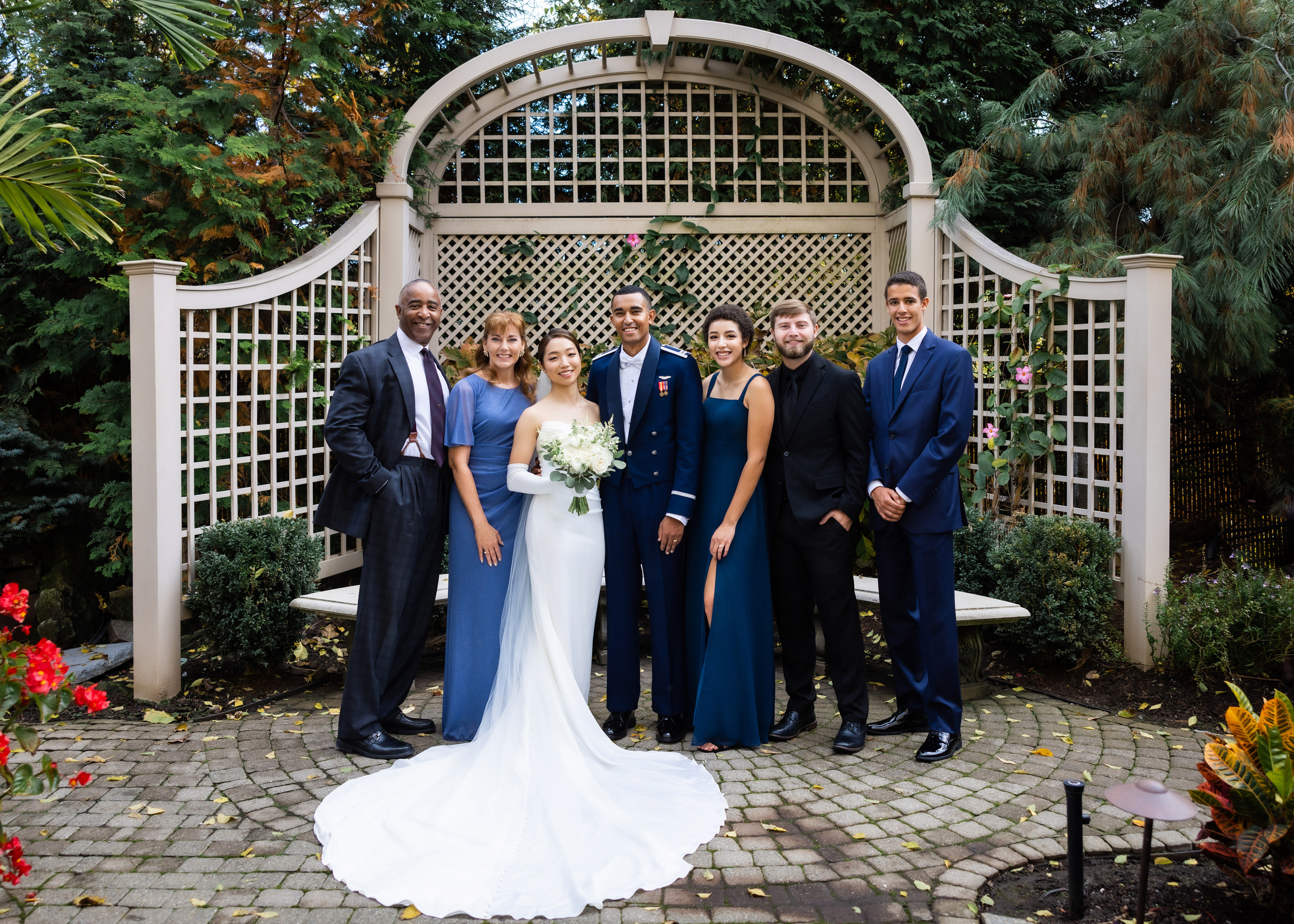 Ester & Conner. Wedding and Event photography, Kisses + Veil