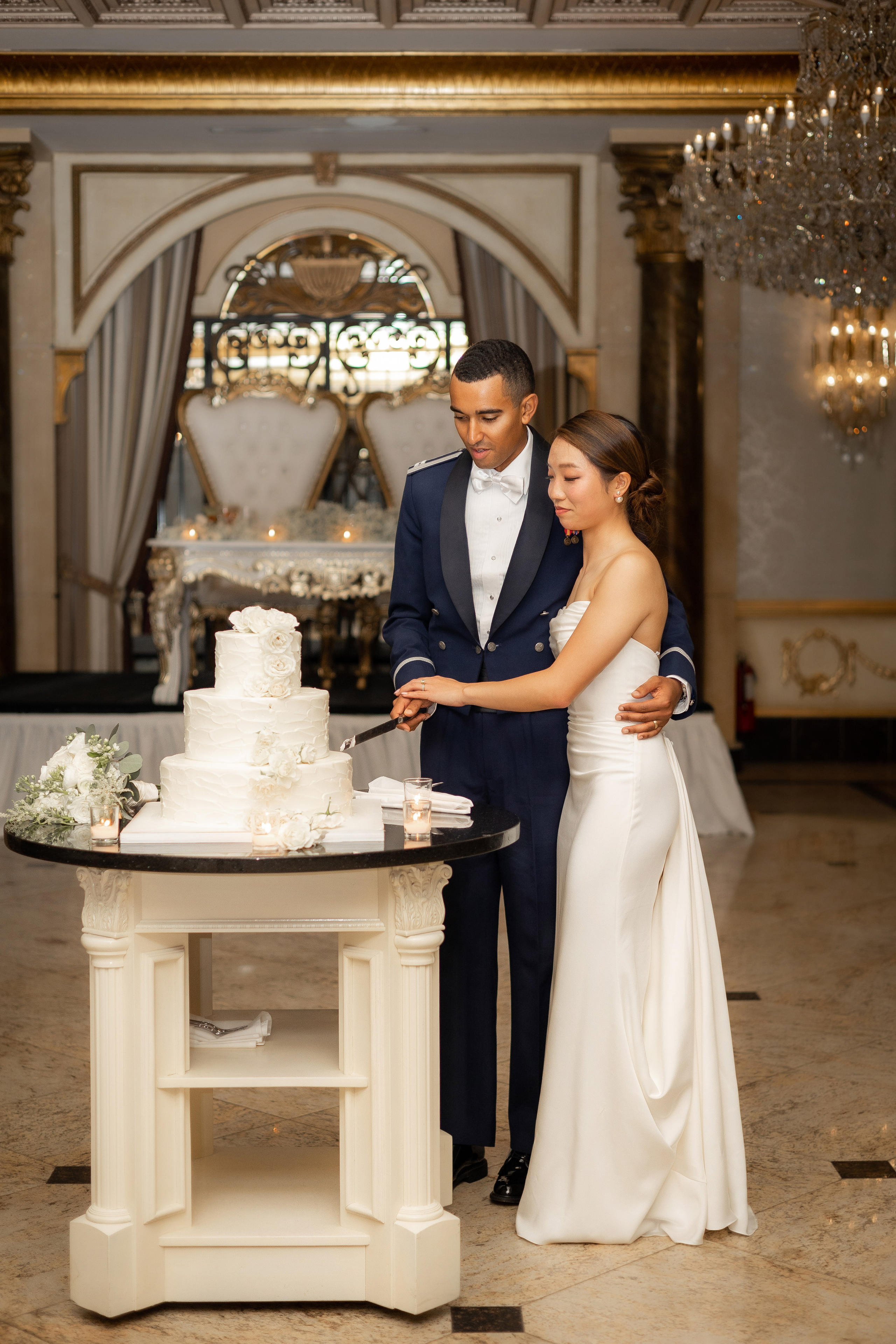 Ester & Conner. Wedding and Event photography, Kisses + Veil