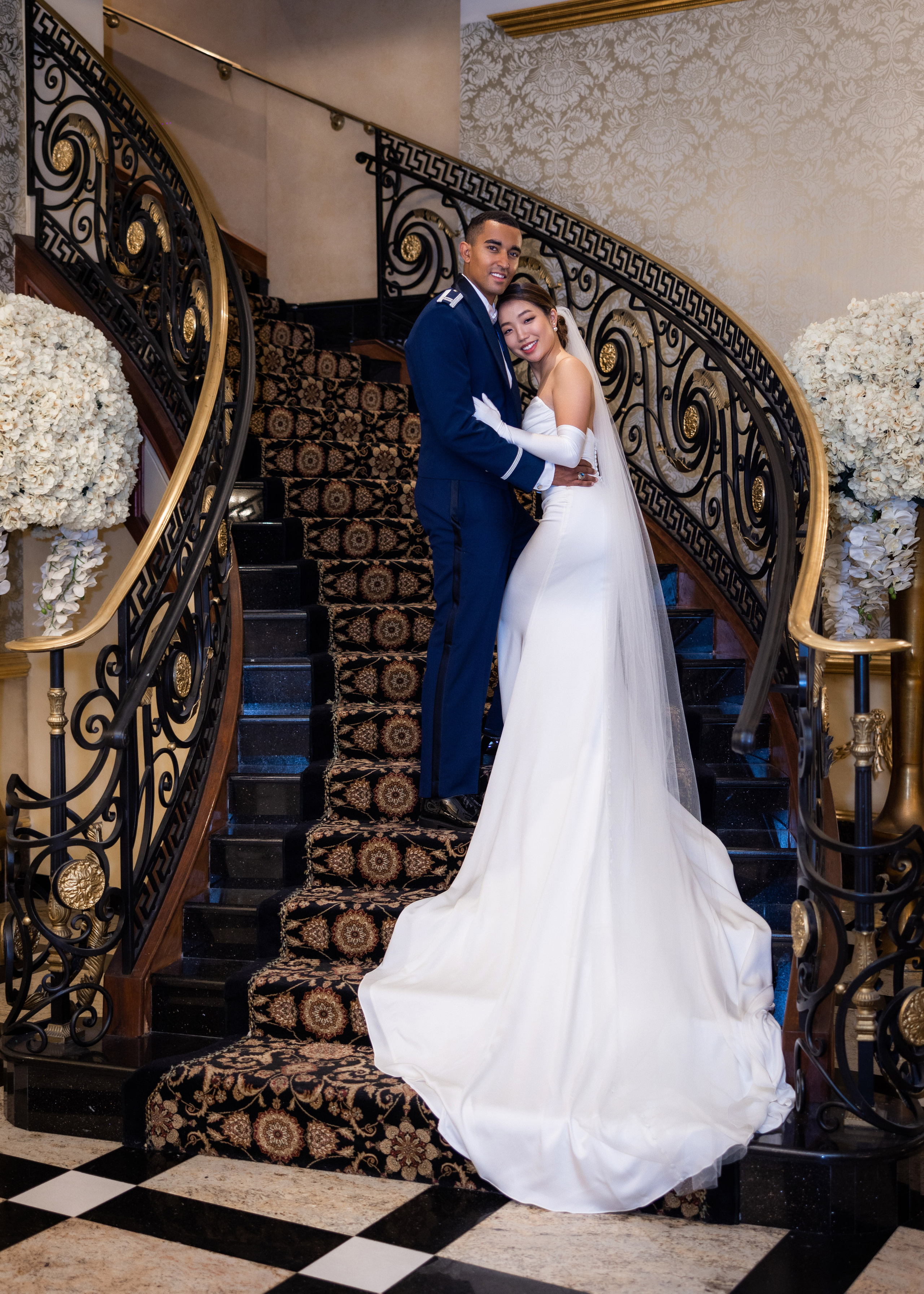 Ester & Conner. Wedding and Event photography, Kisses + Veil