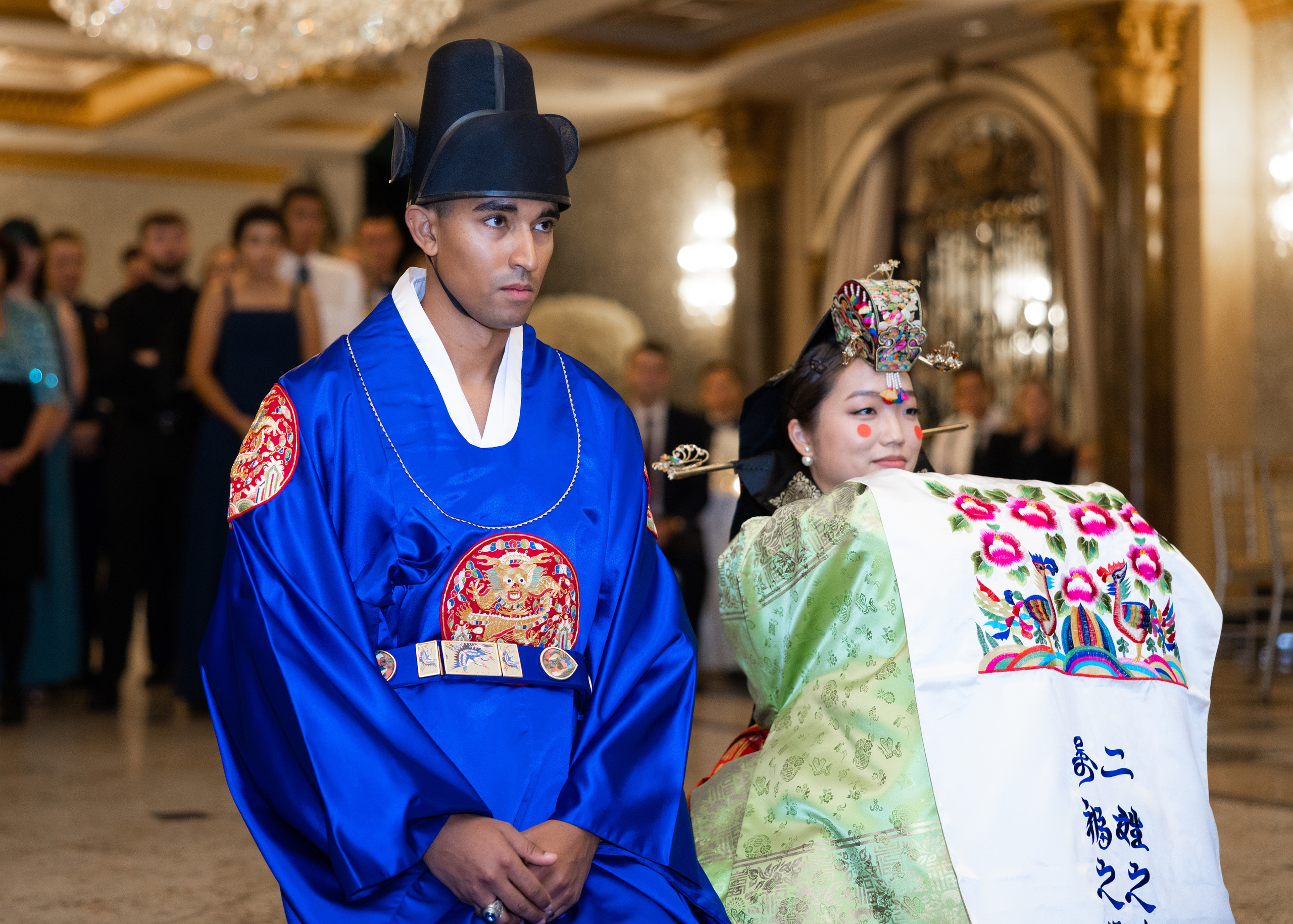 Ester & Conner. Wedding and Event photography, Kisses + Veil