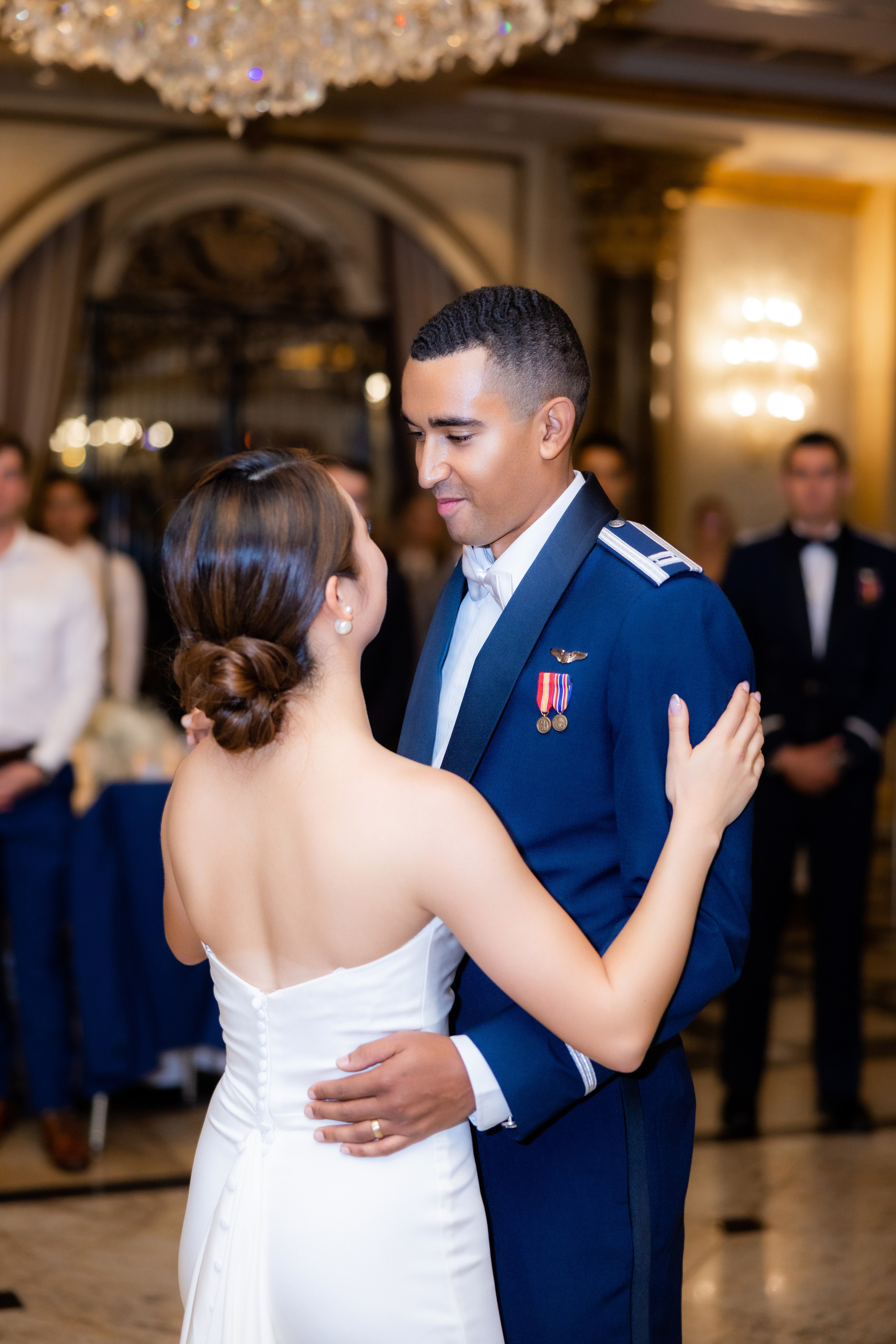 Ester & Conner. Wedding and Event photography, Kisses + Veil